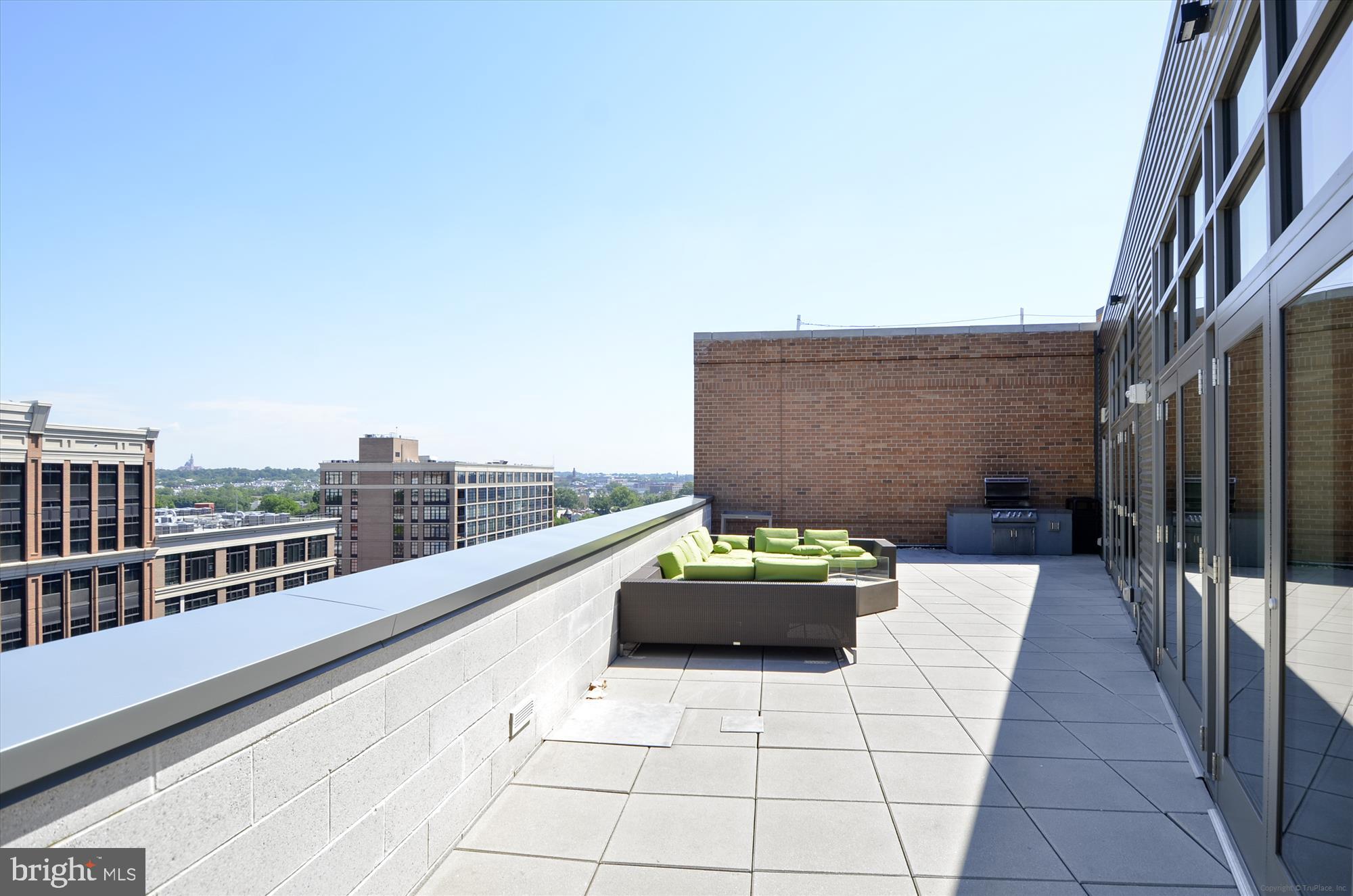 MOUNT VERNON TRIANGLE - Residential