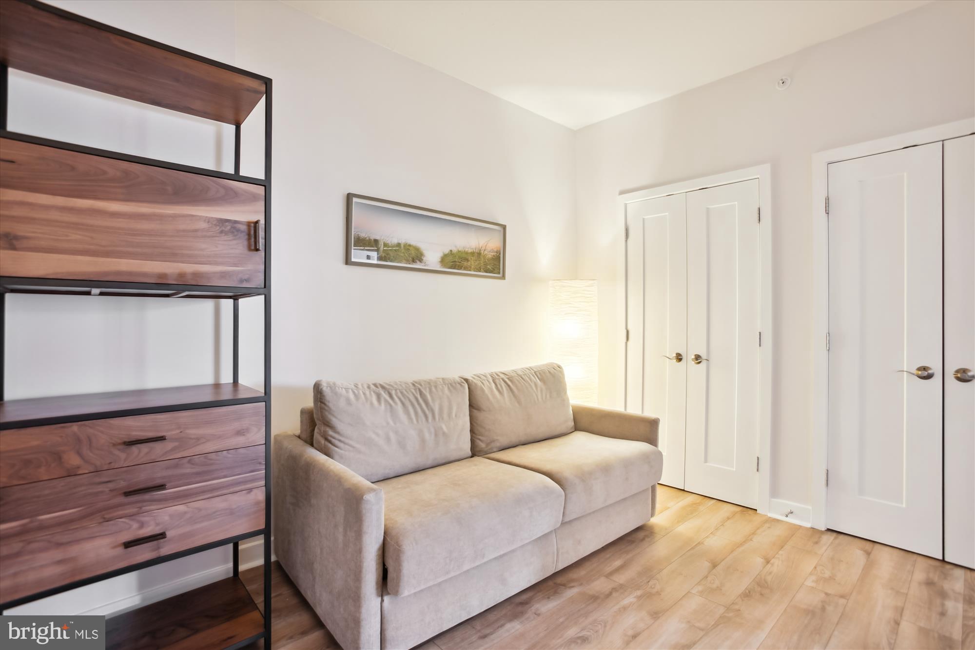 MOUNT VERNON TRIANGLE - Residential