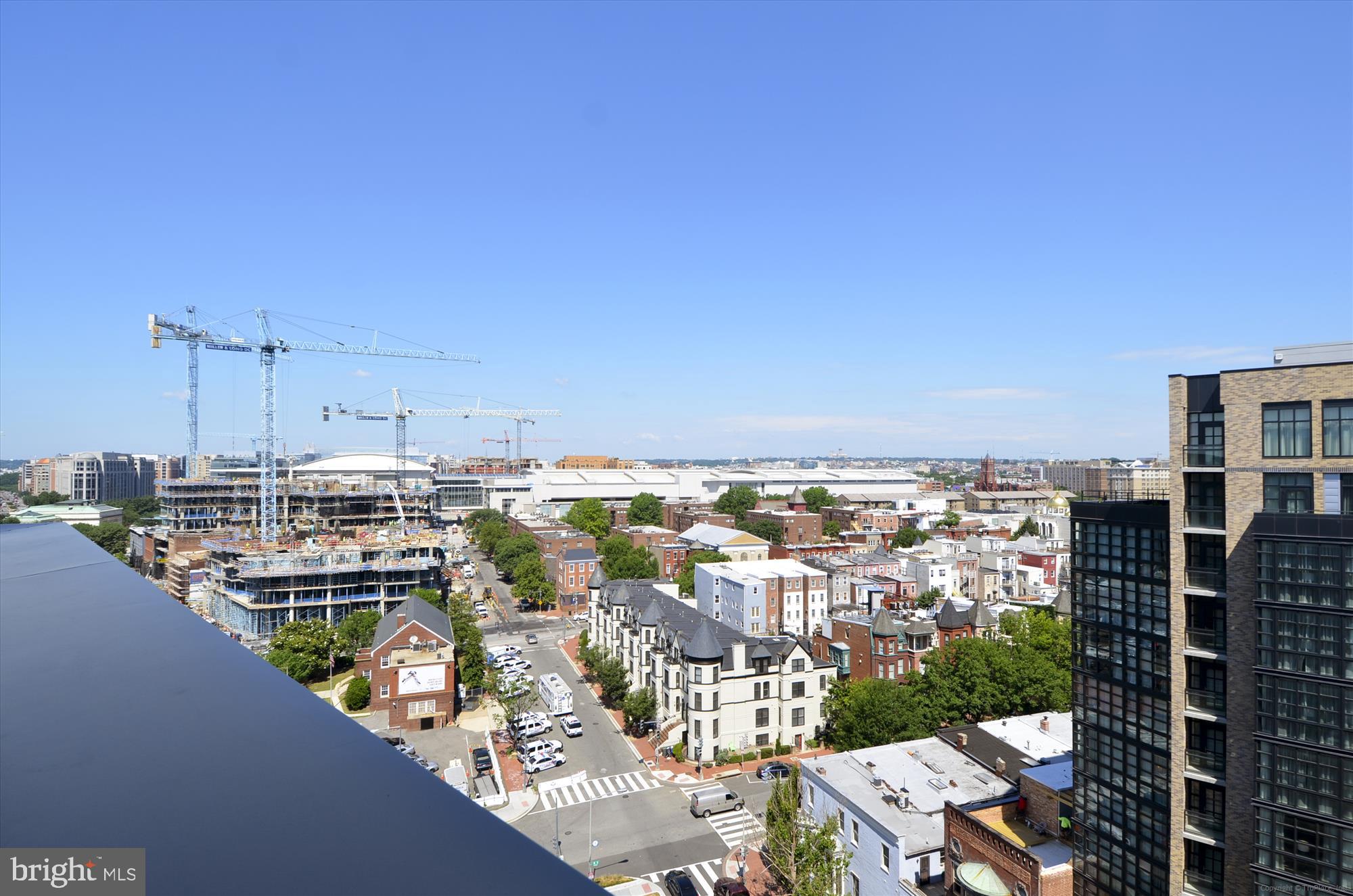 MOUNT VERNON TRIANGLE - Residential