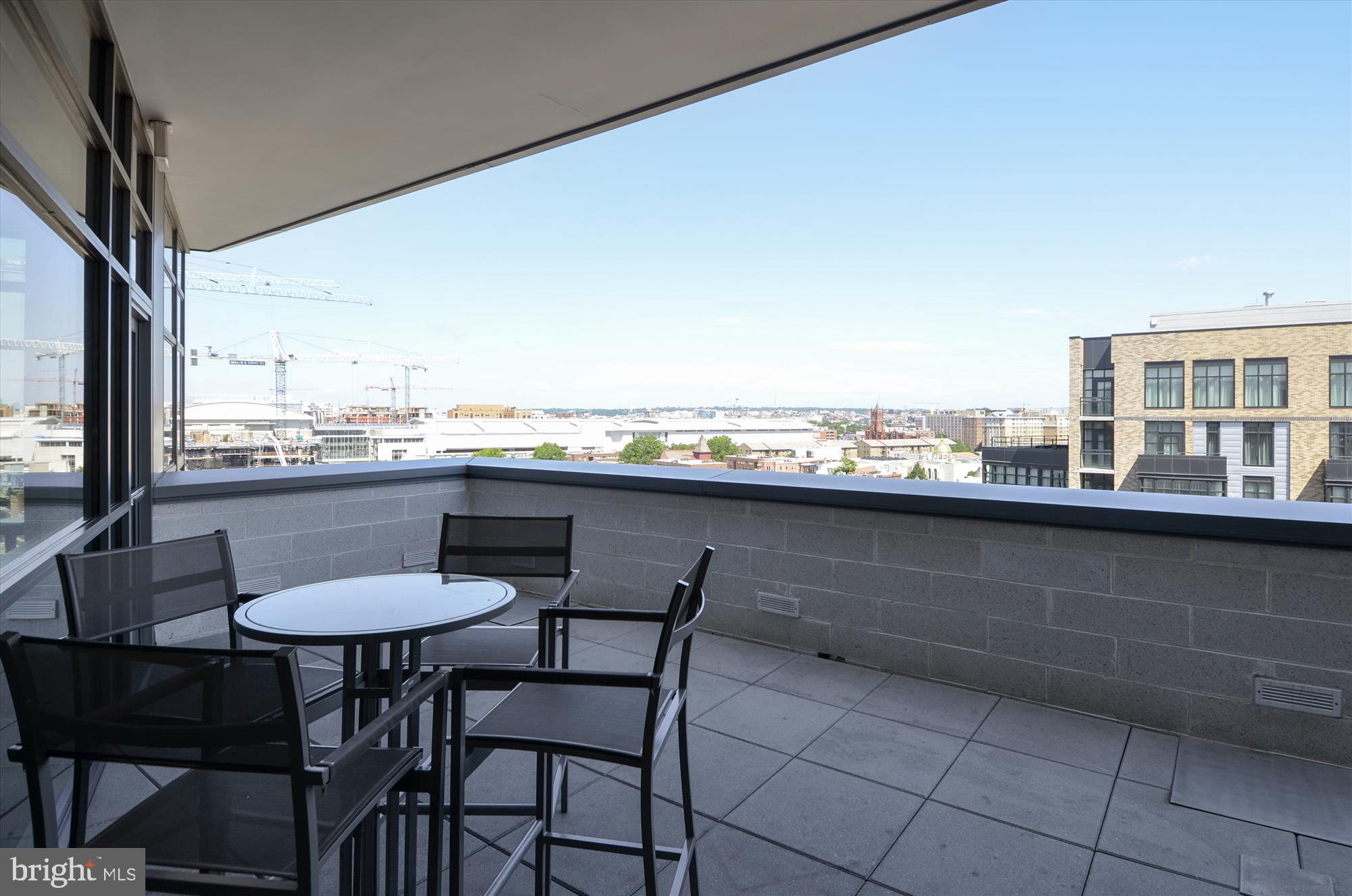 MOUNT VERNON TRIANGLE - Residential