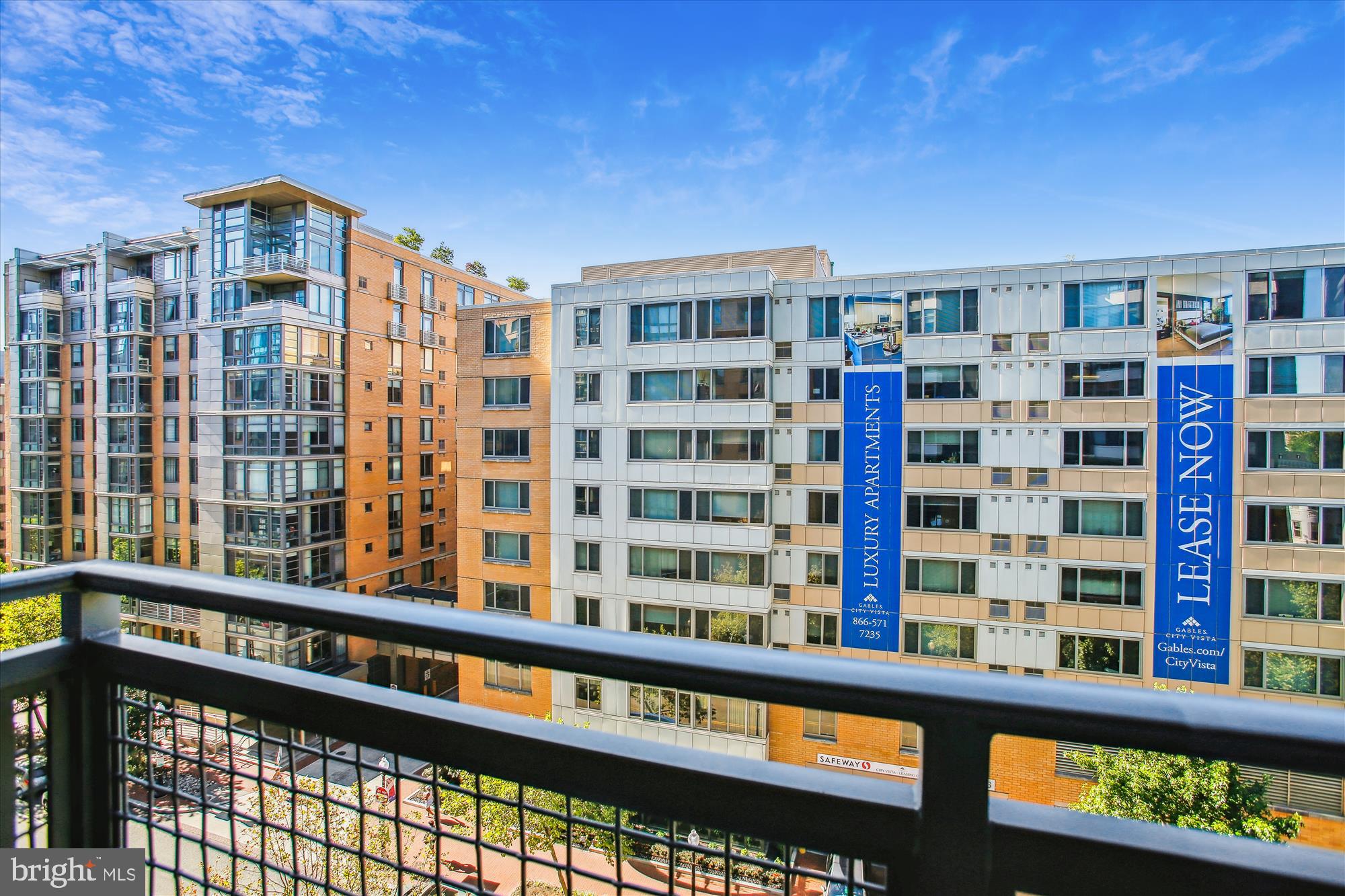 MOUNT VERNON TRIANGLE - Residential