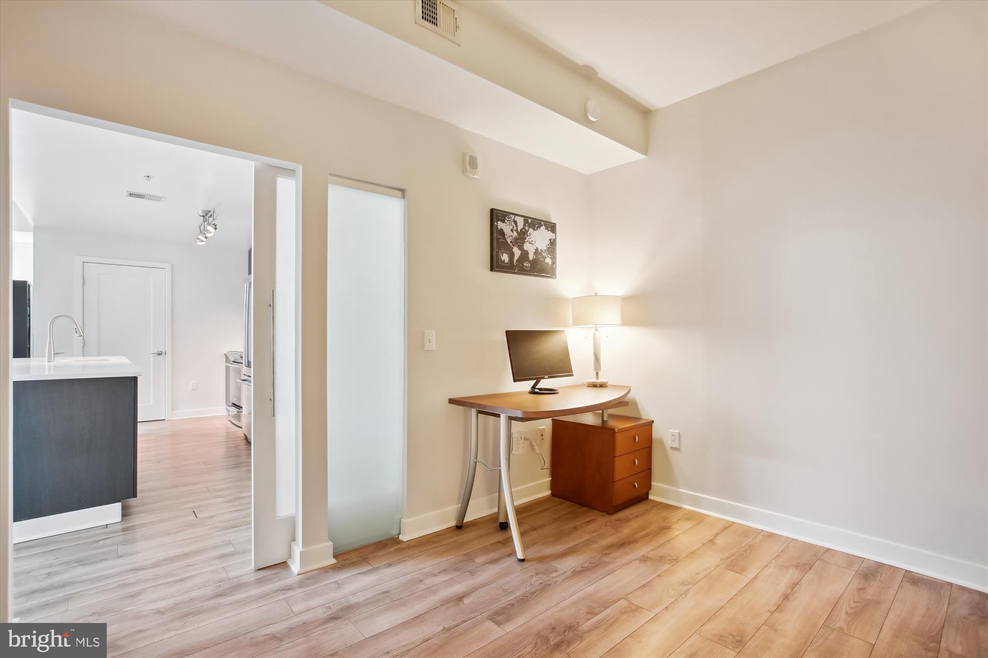 MOUNT VERNON TRIANGLE - Residential