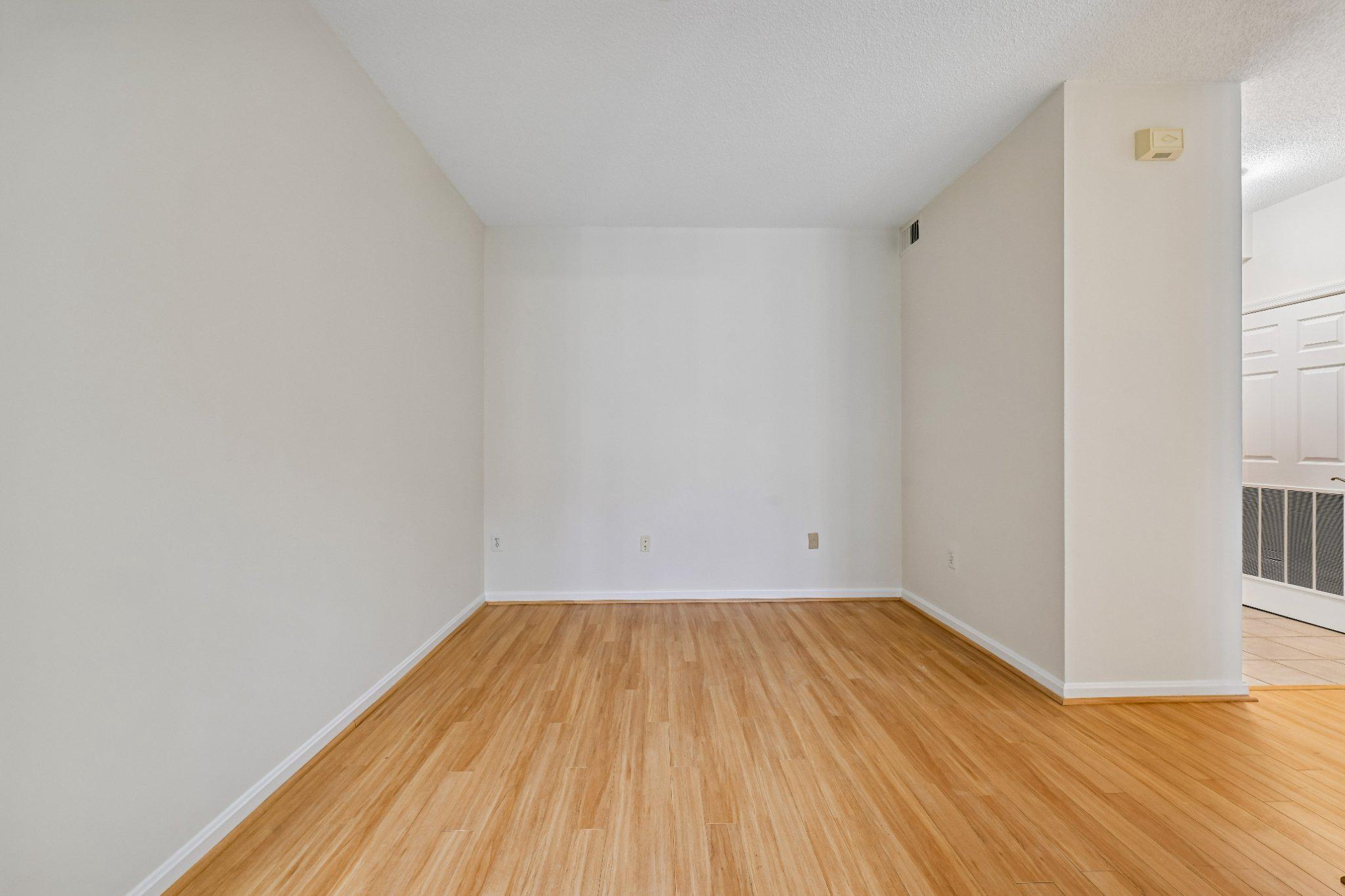 TURNBERRY COURTS AT LEIS - Residential