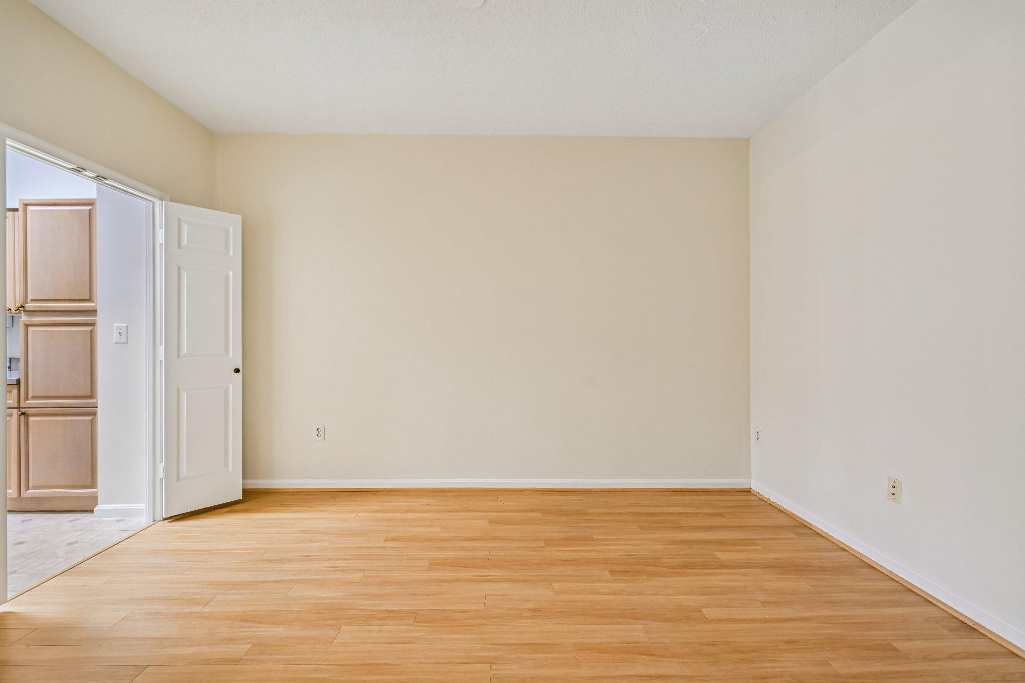 TURNBERRY COURTS AT LEIS - Residential