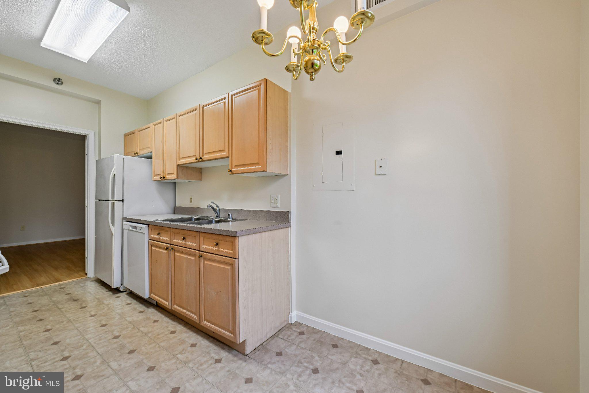 TURNBERRY COURTS AT LEIS - Residential