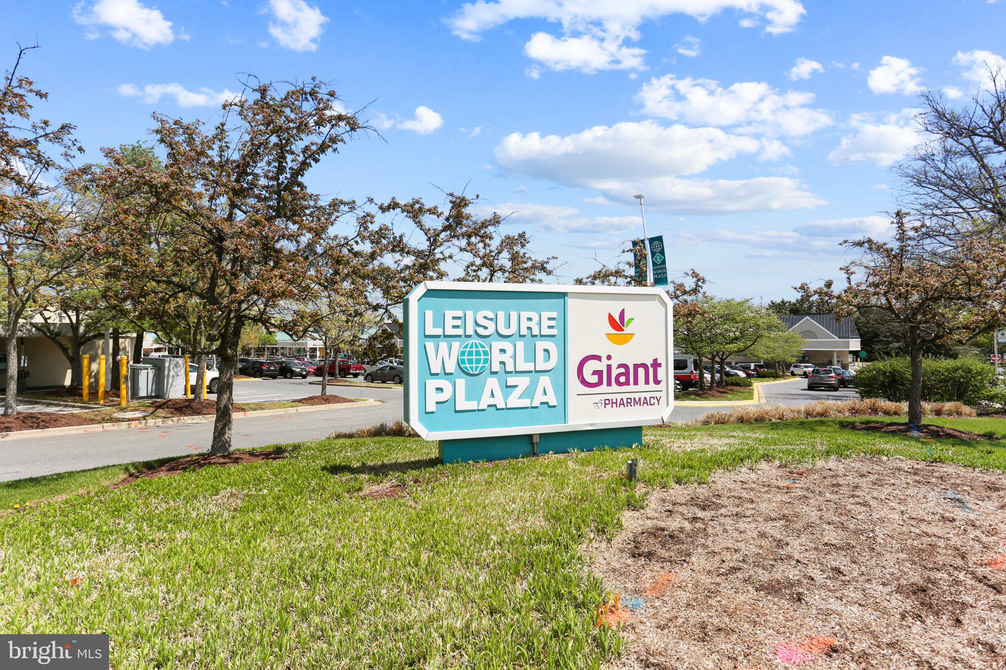 TURNBERRY COURTS AT LEIS - Residential