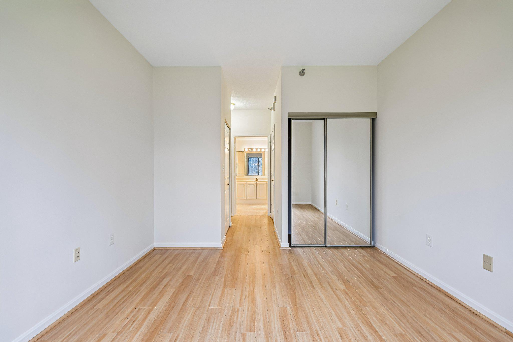 TURNBERRY COURTS AT LEIS - Residential