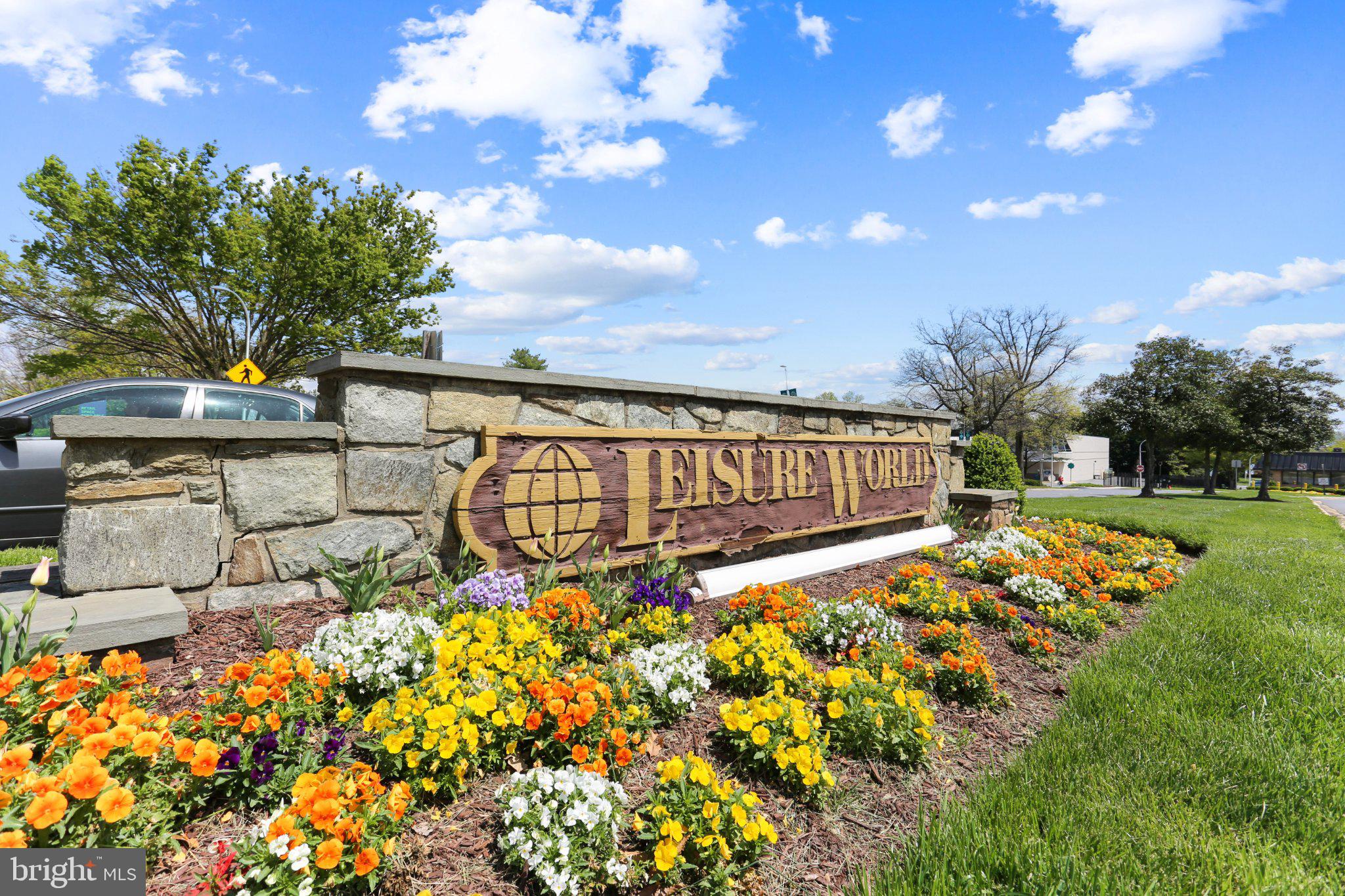 TURNBERRY COURTS AT LEIS - Residential