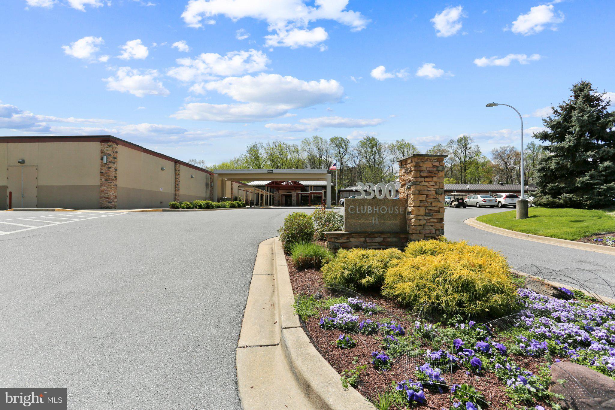 TURNBERRY COURTS AT LEIS - Residential