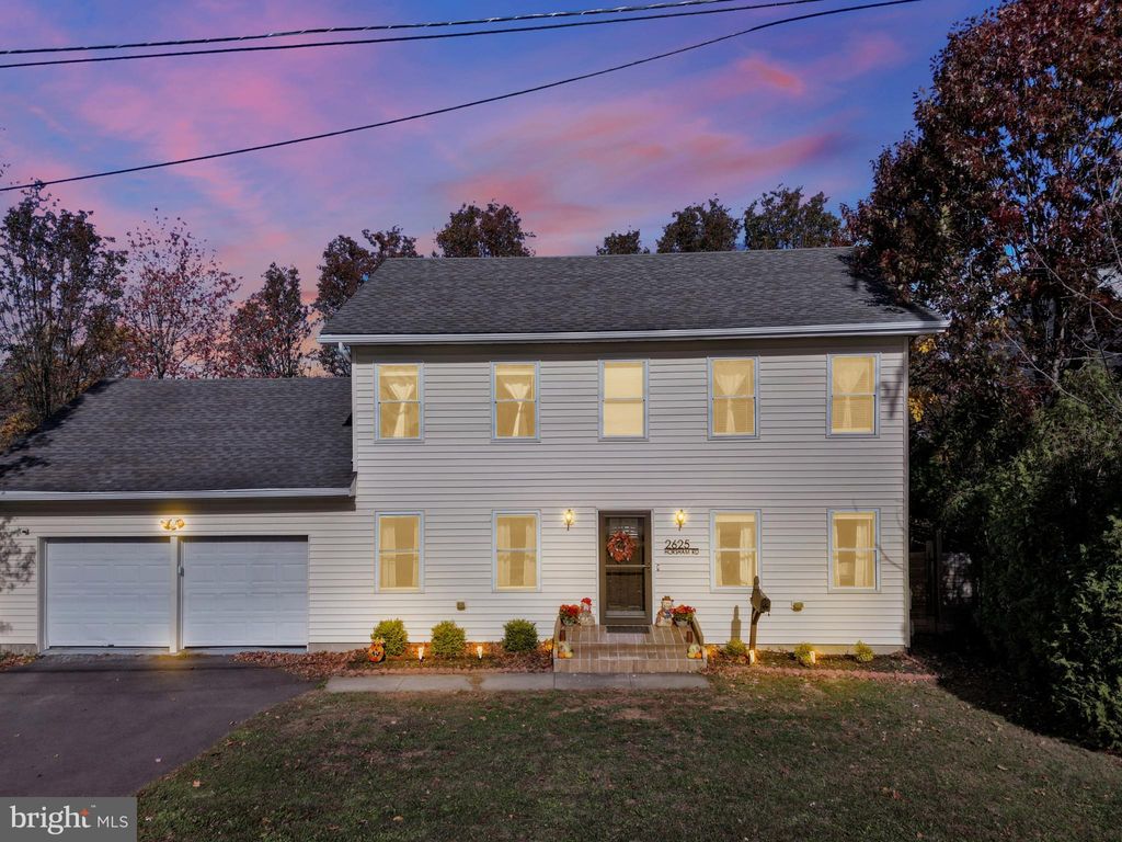 Photo of 2625 Horsham Road, HATBORO, PA 19040 (MLS # PAMC2159088)