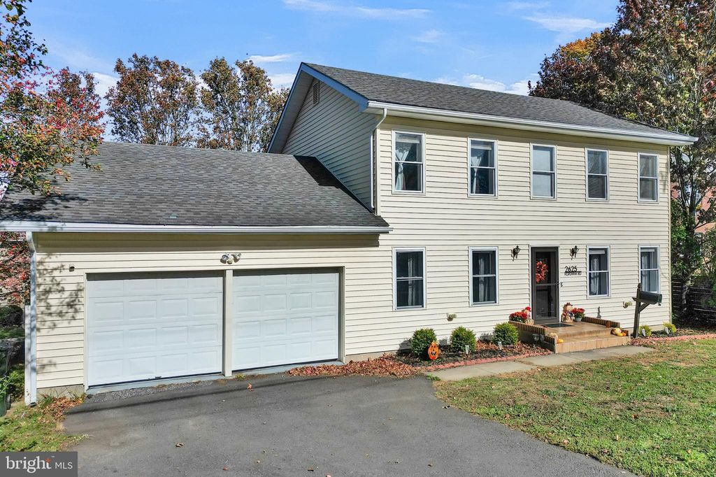Photo of 2625 Horsham Road, HATBORO, PA 19040 (MLS # PAMC2159088)