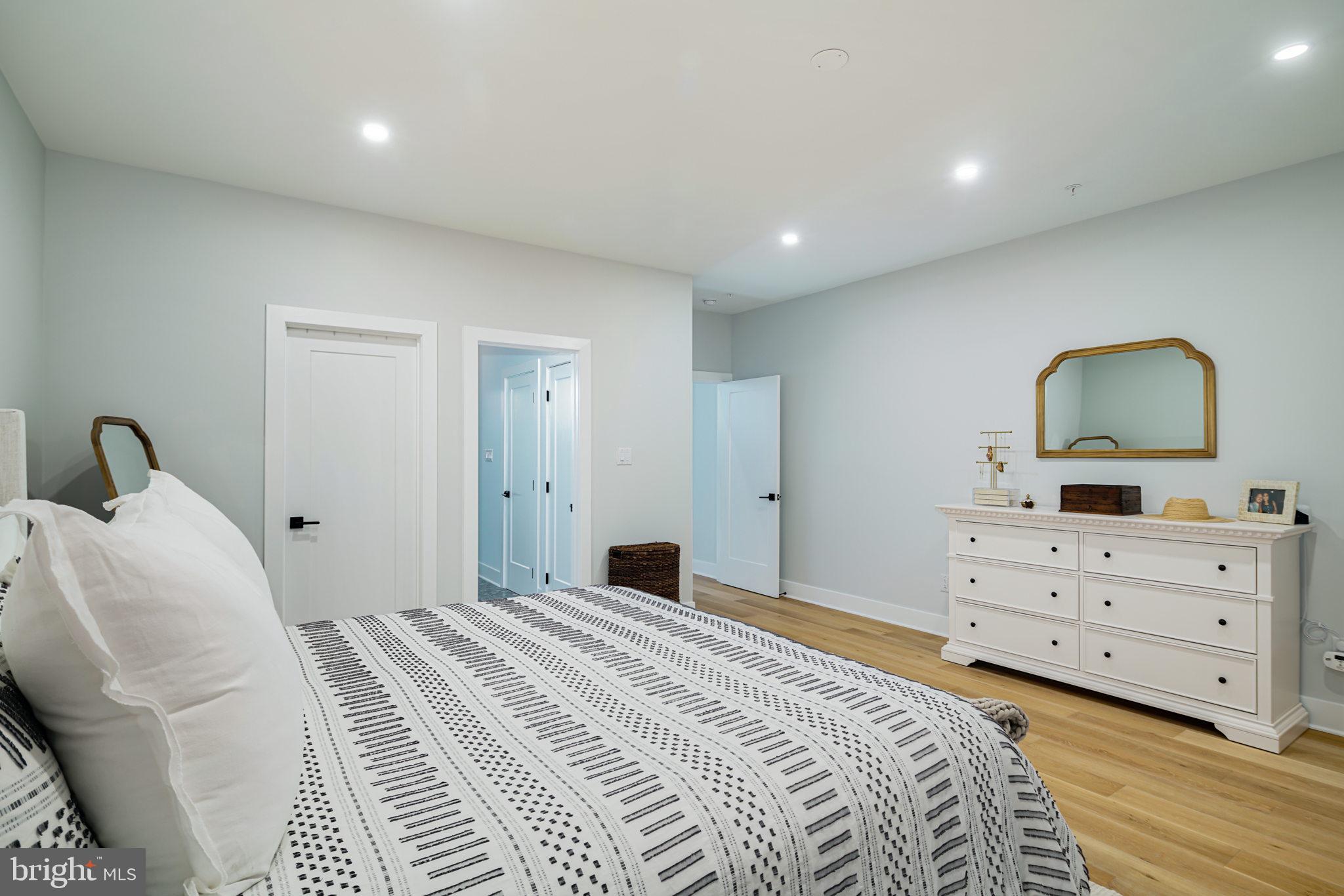 NORRIS SQUARE - Residential