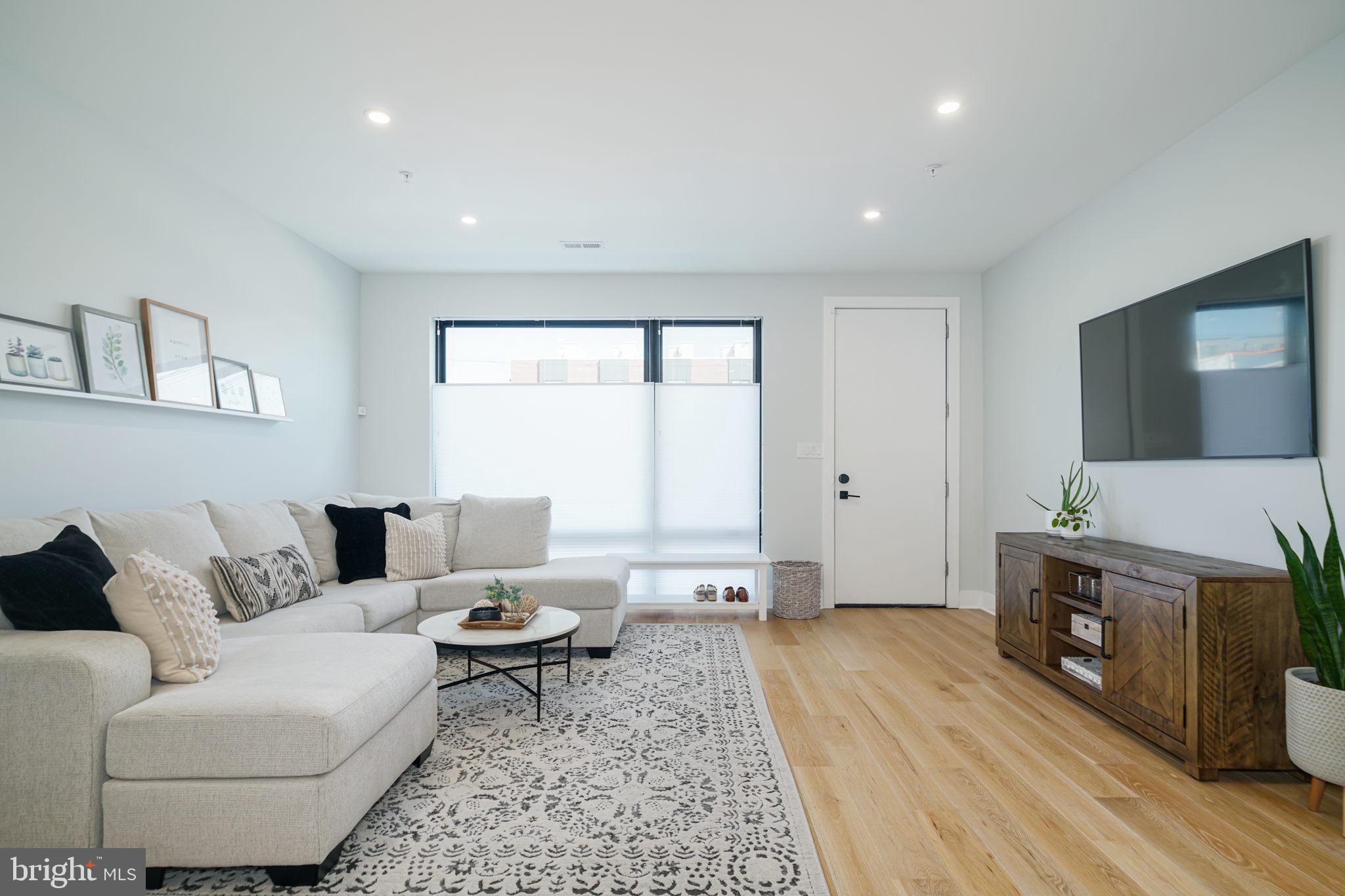 NORRIS SQUARE - Residential