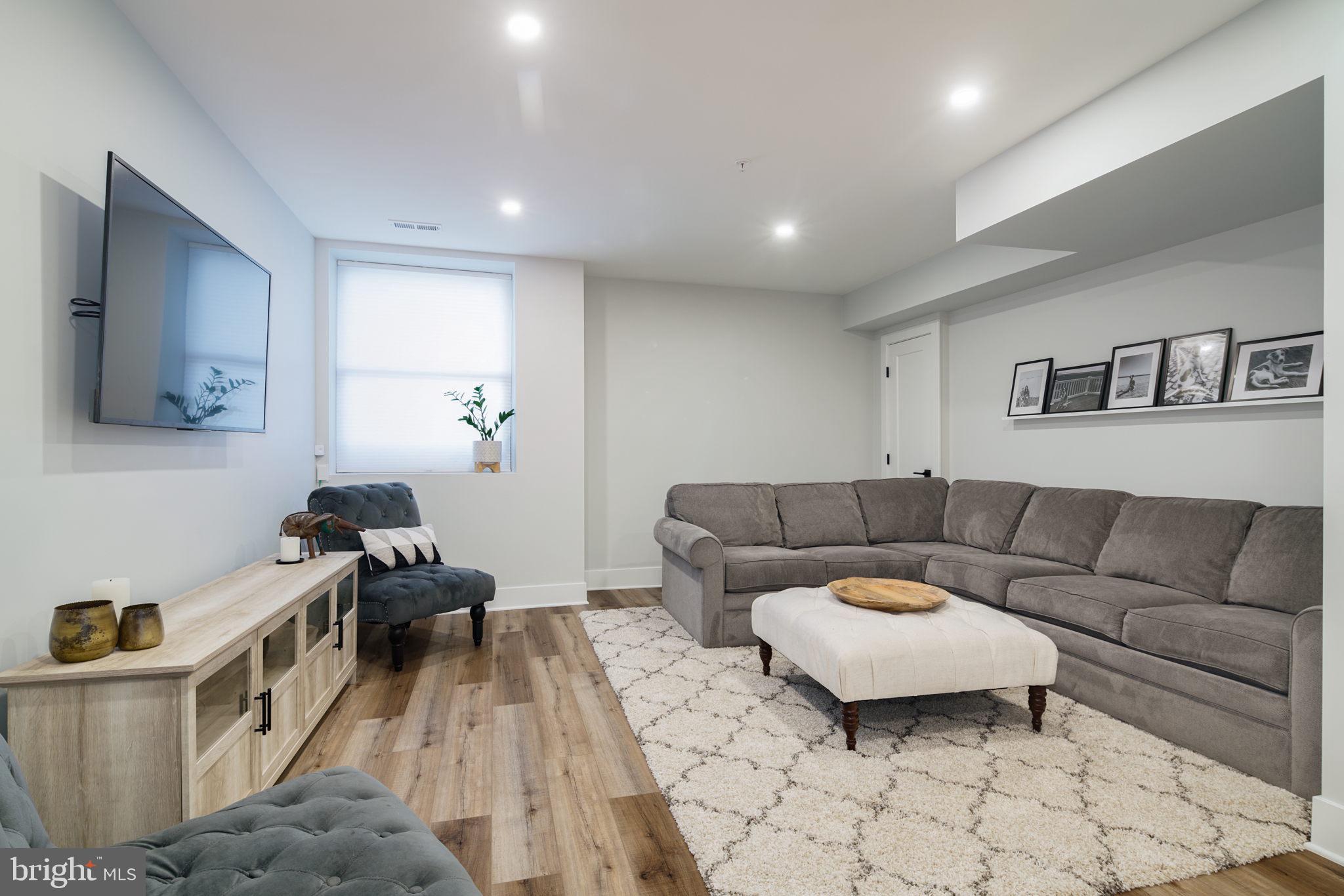 NORRIS SQUARE - Residential