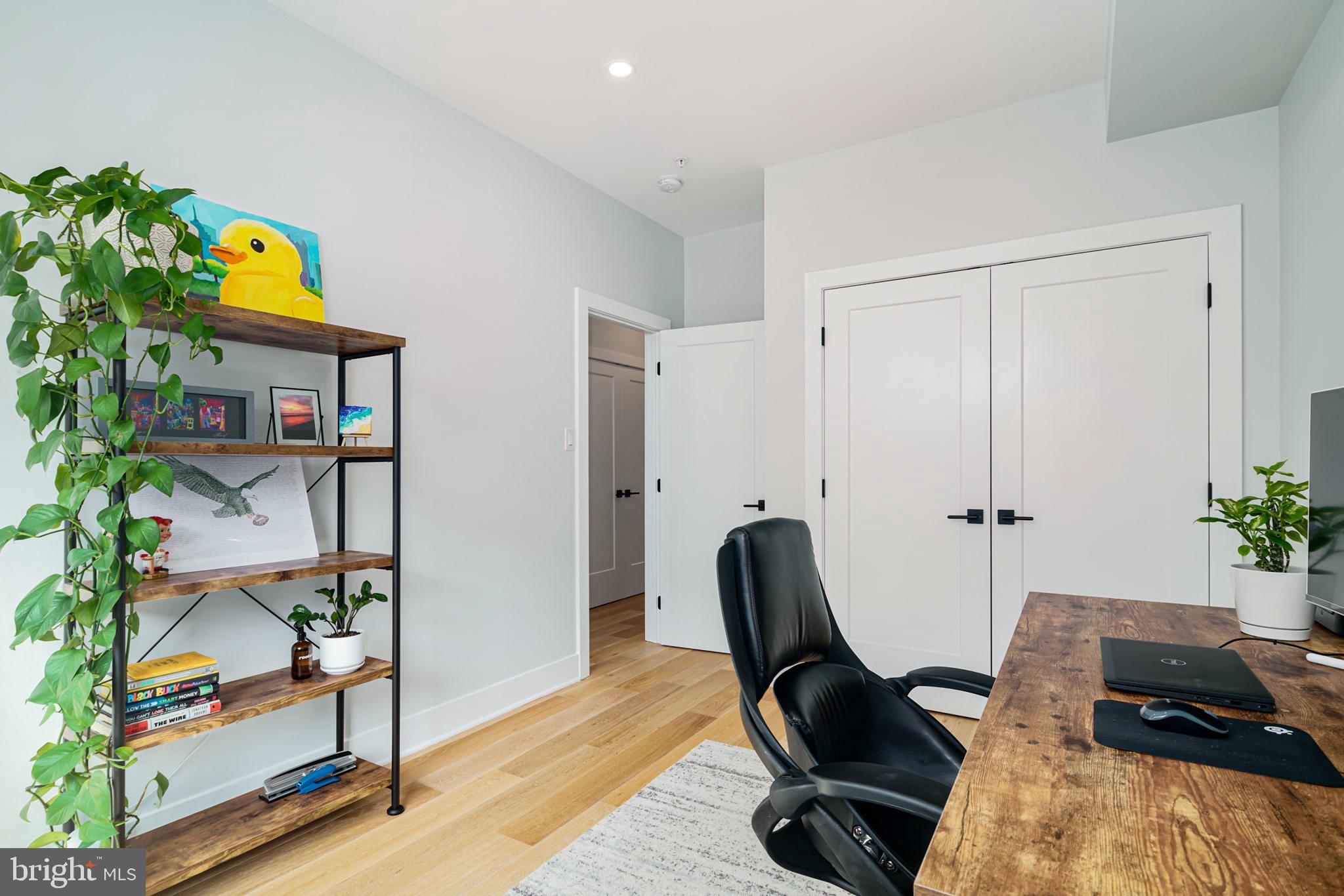 NORRIS SQUARE - Residential