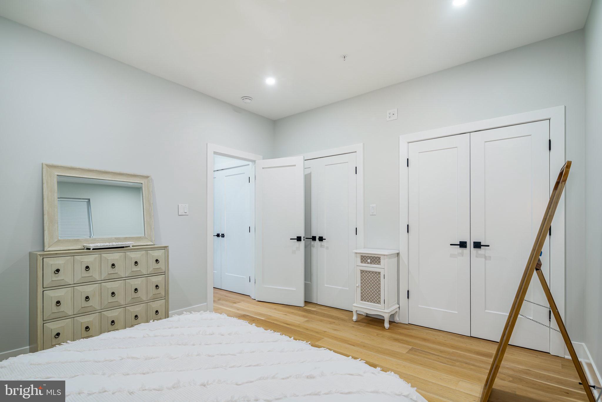 NORRIS SQUARE - Residential