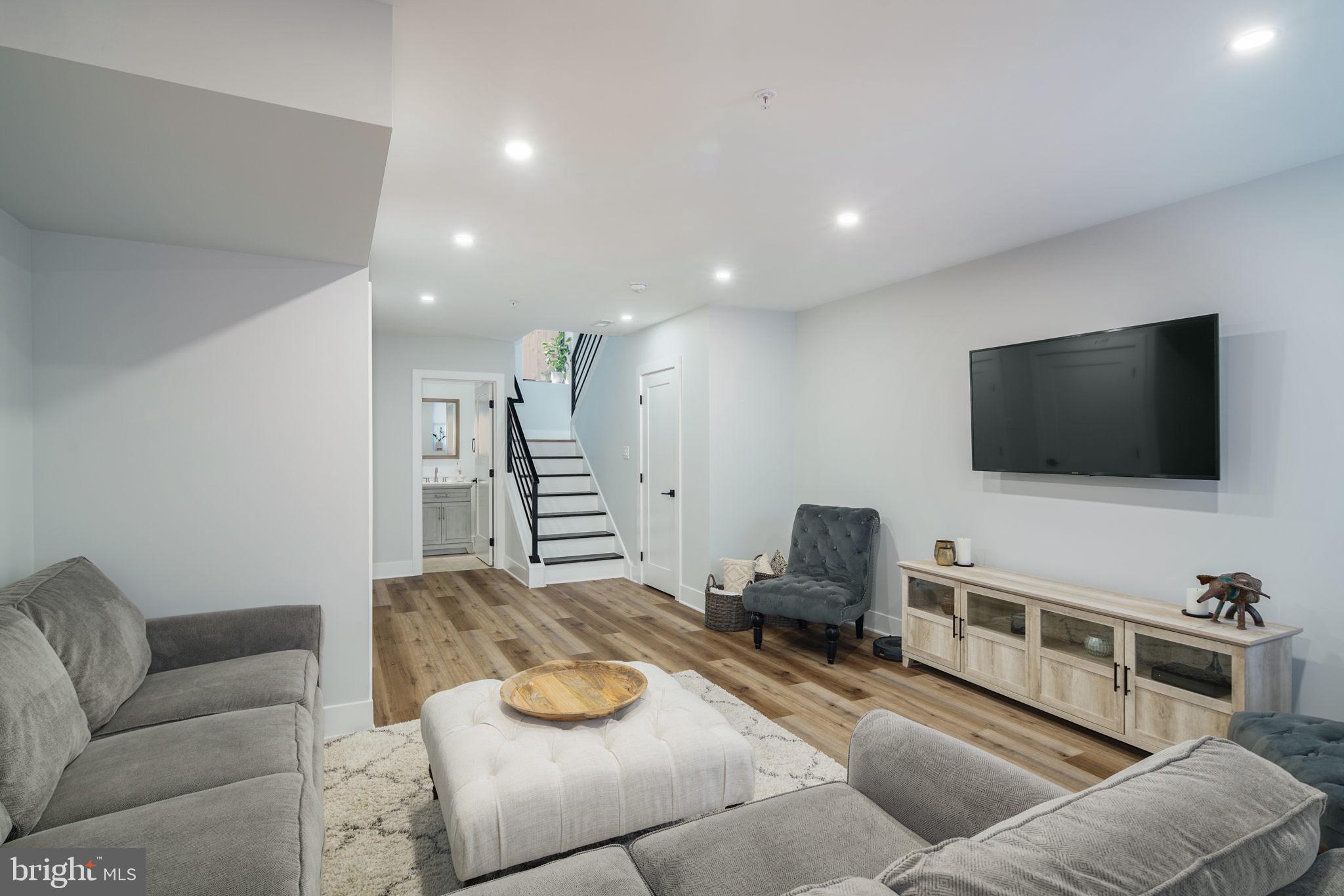 NORRIS SQUARE - Residential