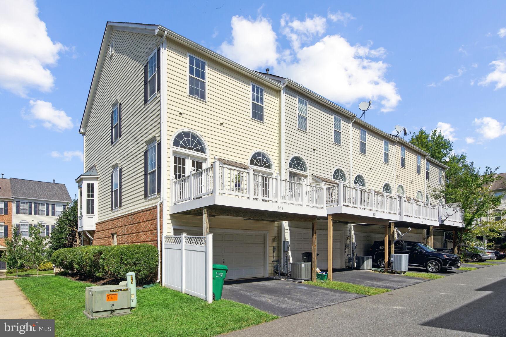 LAKELANDS - Residential