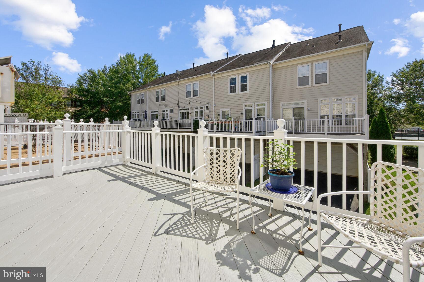 LAKELANDS - Residential