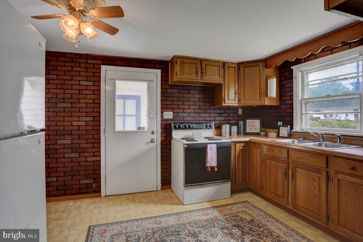 WILLIAMSPORT - Residential