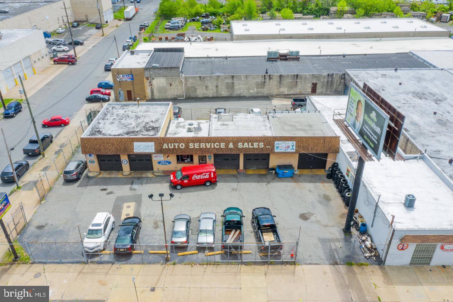 HOLMESBURG - Commercial Sale