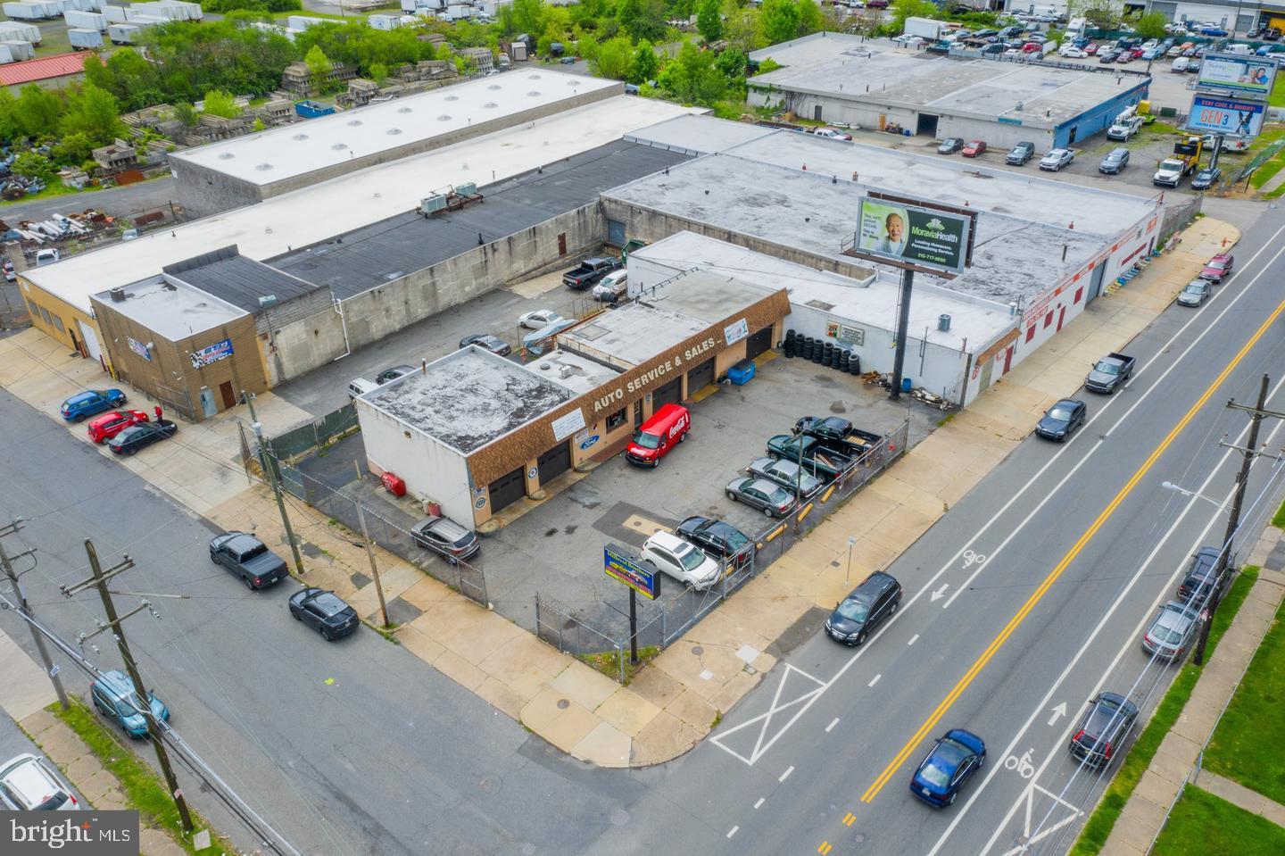 HOLMESBURG - Commercial Sale