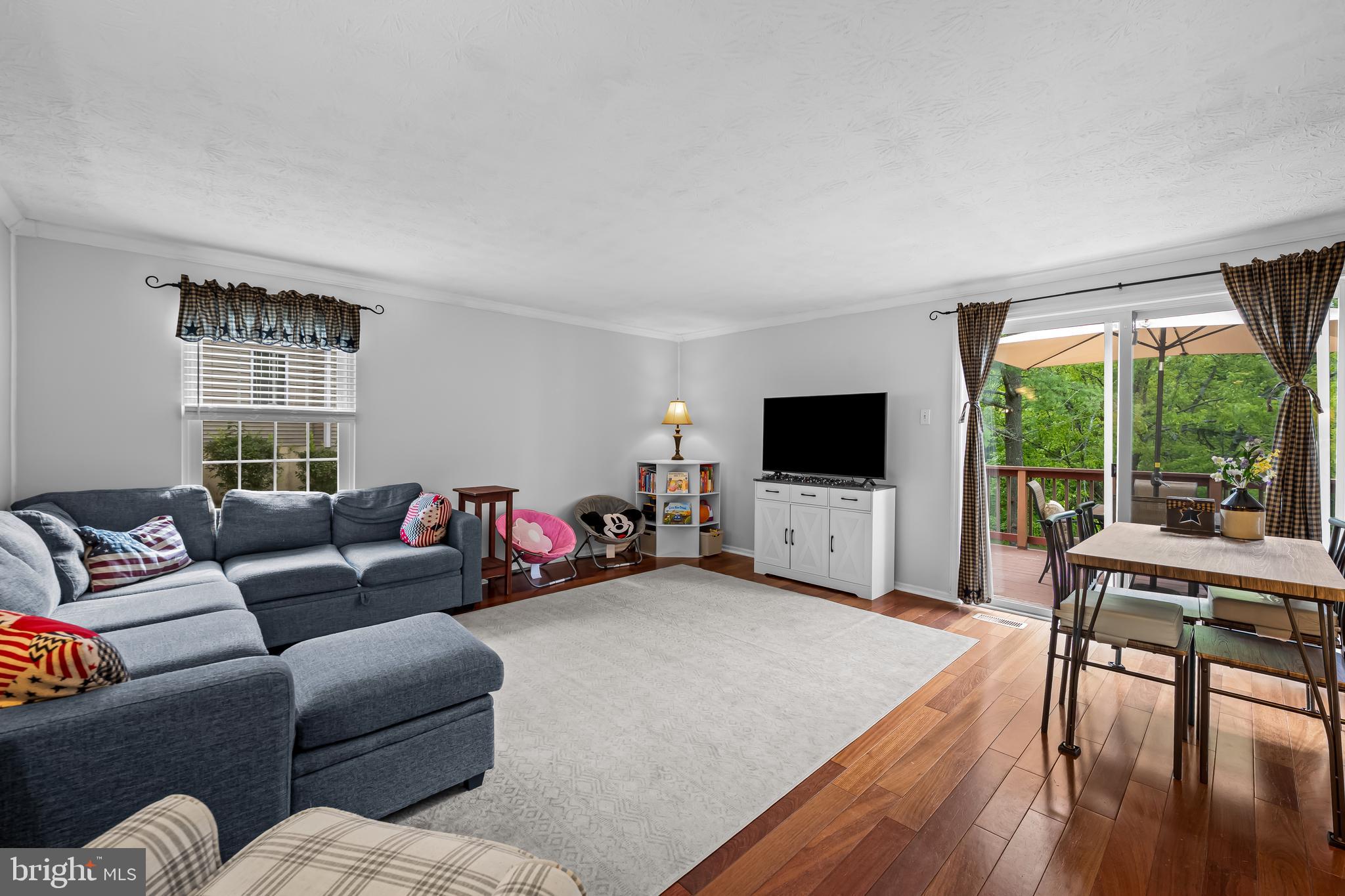 1430 POINT O WOODS COURT
