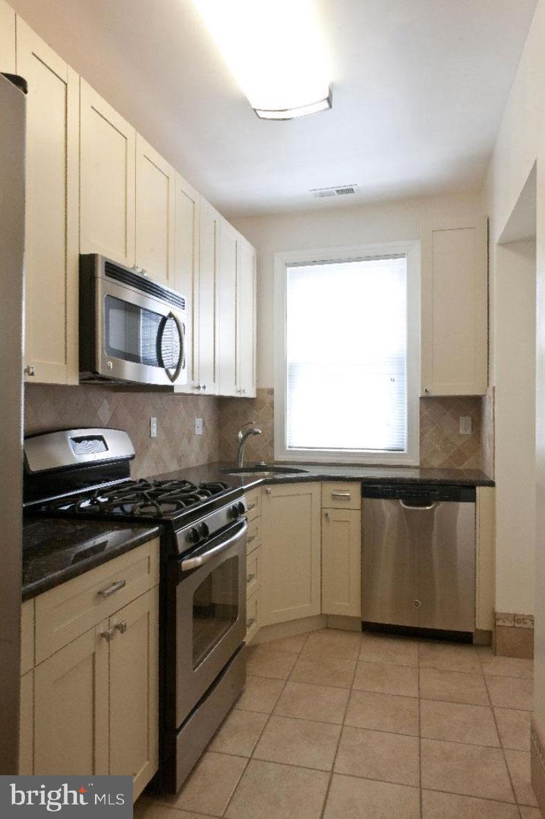 PASSYUNK SQUARE - Residential Lease