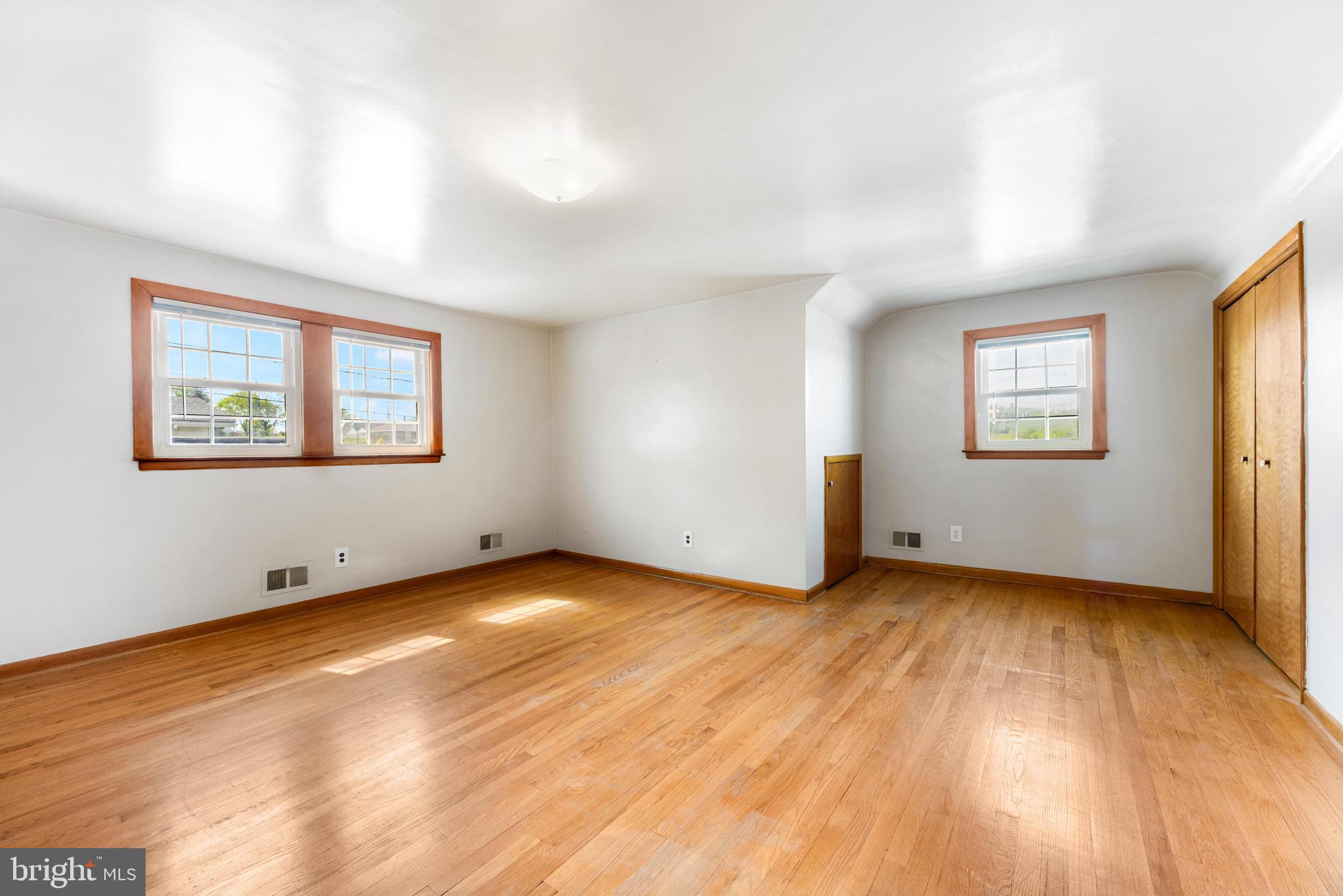 HILLSHIRE - Residential