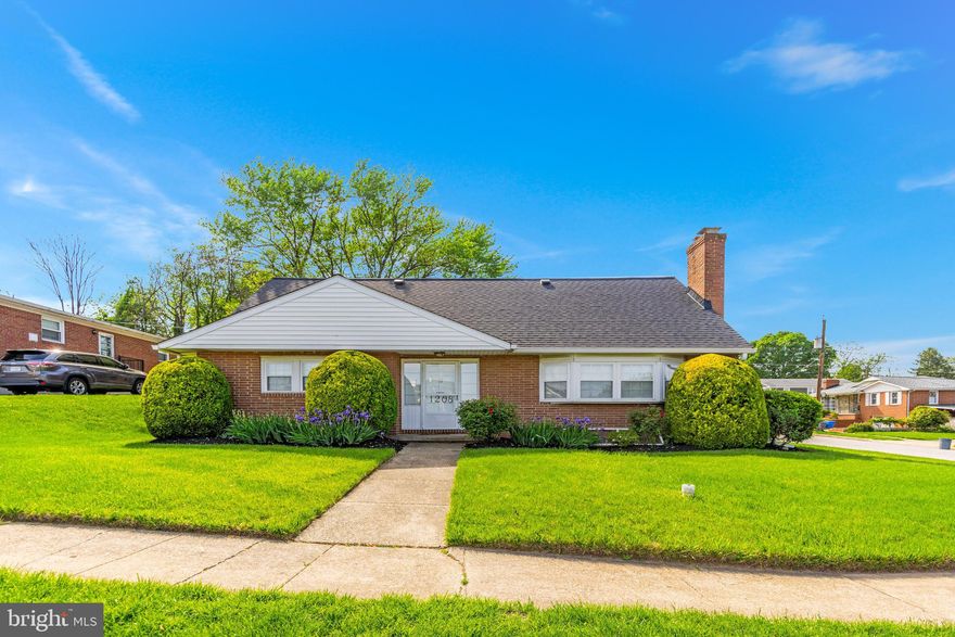 3 bed 3.5 bath beautiful brick home in the extremely desired Hillshire community. The open floor plan is flooded with natural light and tons of living space. Gourmet kitchen is a chefs’ dream with wall oven, cooktop and generous island.  Looking for a main floor primary suite include custom walk in closet? Look not further!! The primary bath boasts a soaking tub, double vanity and oversized shower with beautiful tile. Downstairs offers endless opportunities for storage or additional finished living space. 2 car garage connected to the house with breezeway space that can easily be an additional area for entertainment as it leads to the flat landscaped backyard. Welcome home!