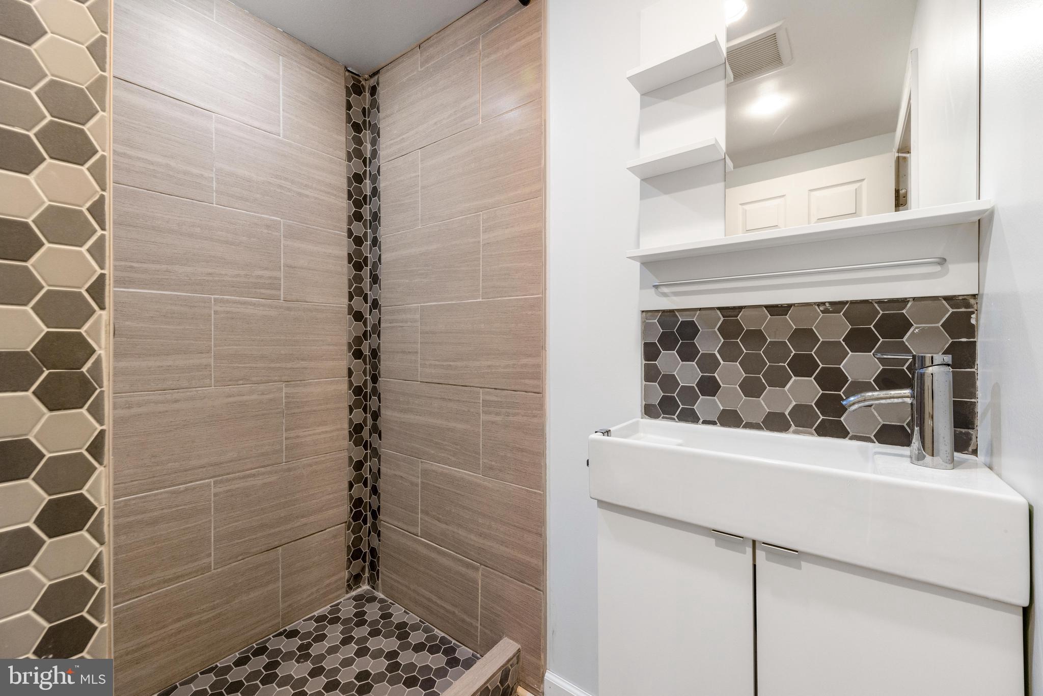 HILLSHIRE - Residential