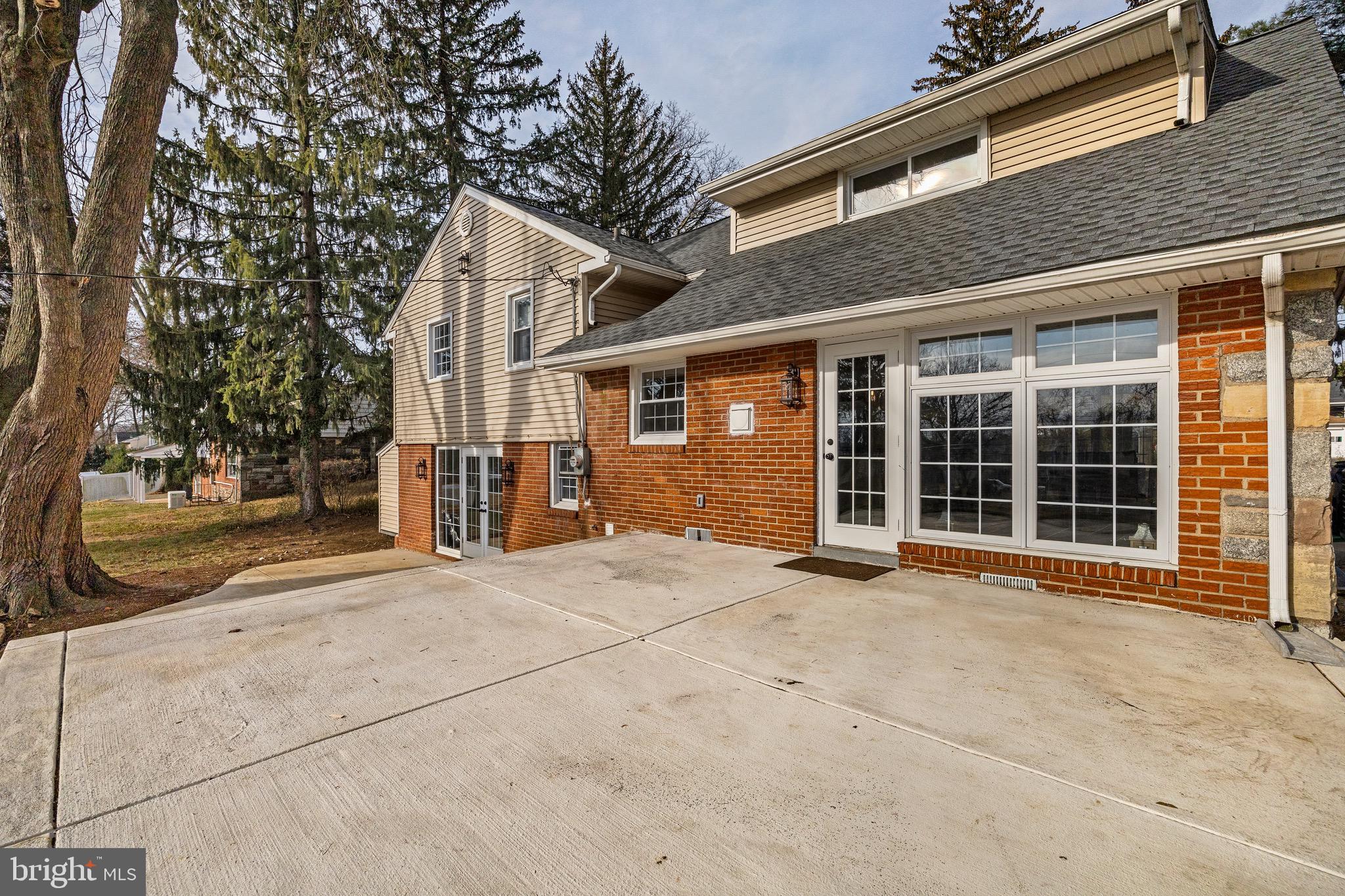 HUNTINGDON VALLEY - Residential