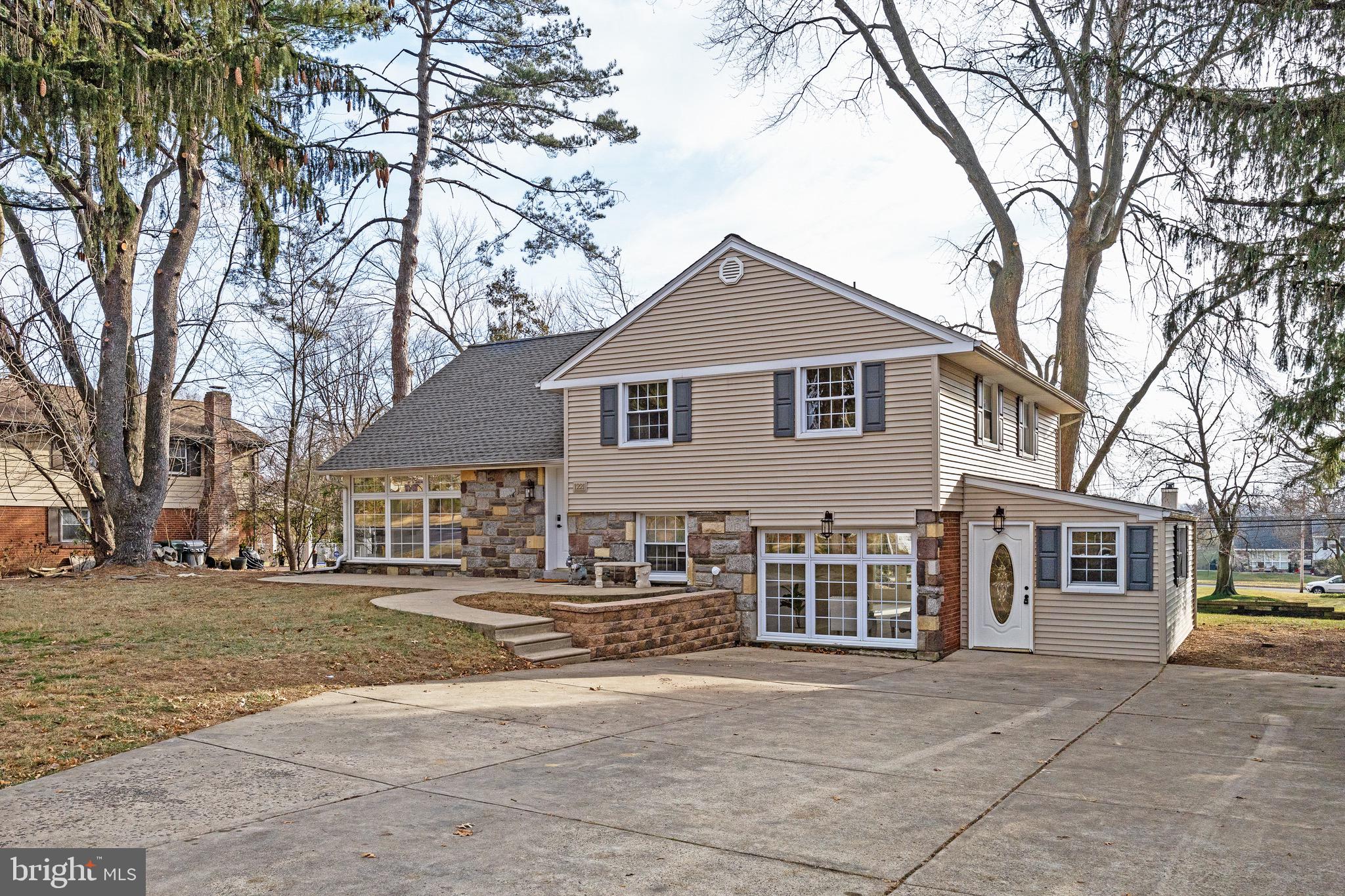 HUNTINGDON VALLEY - Residential