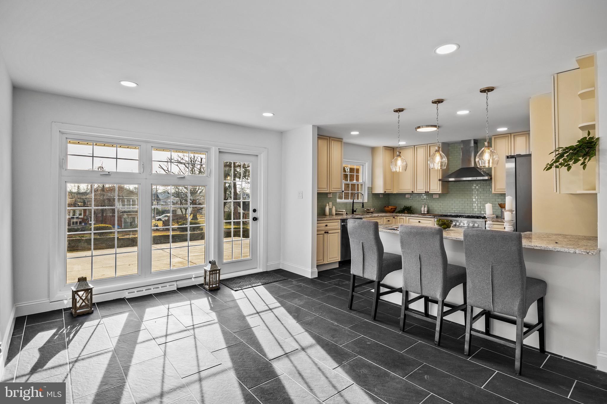 HUNTINGDON VALLEY - Residential