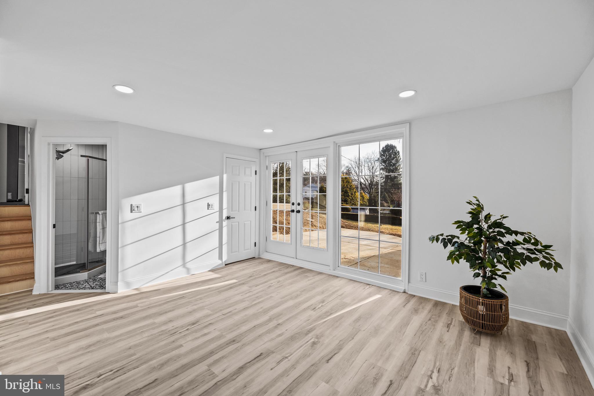 HUNTINGDON VALLEY - Residential