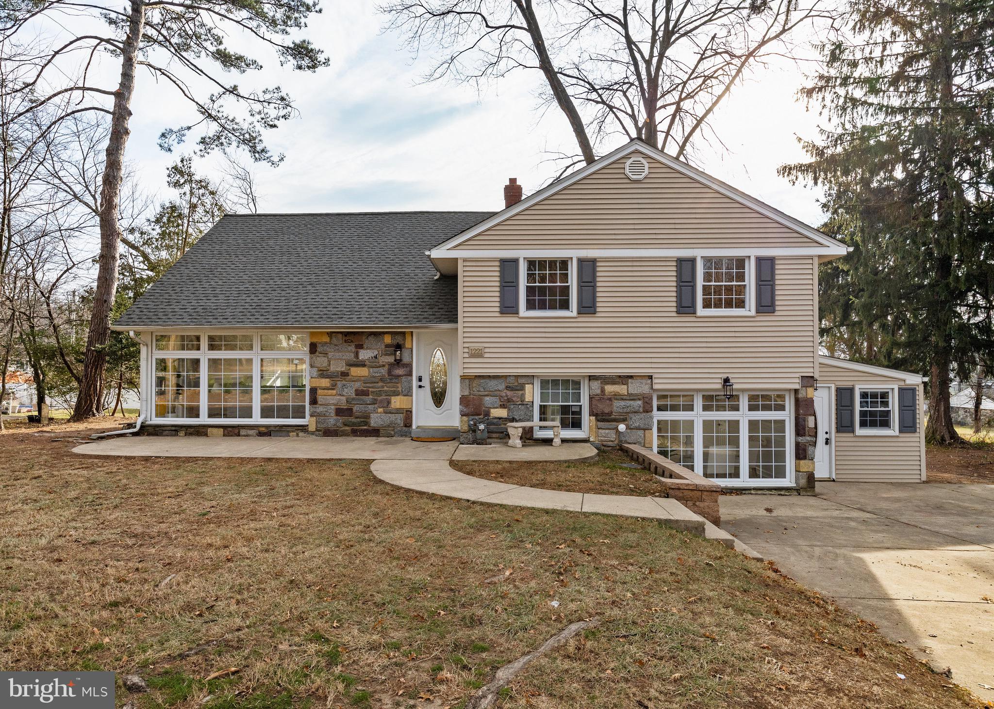 HUNTINGDON VALLEY - Residential