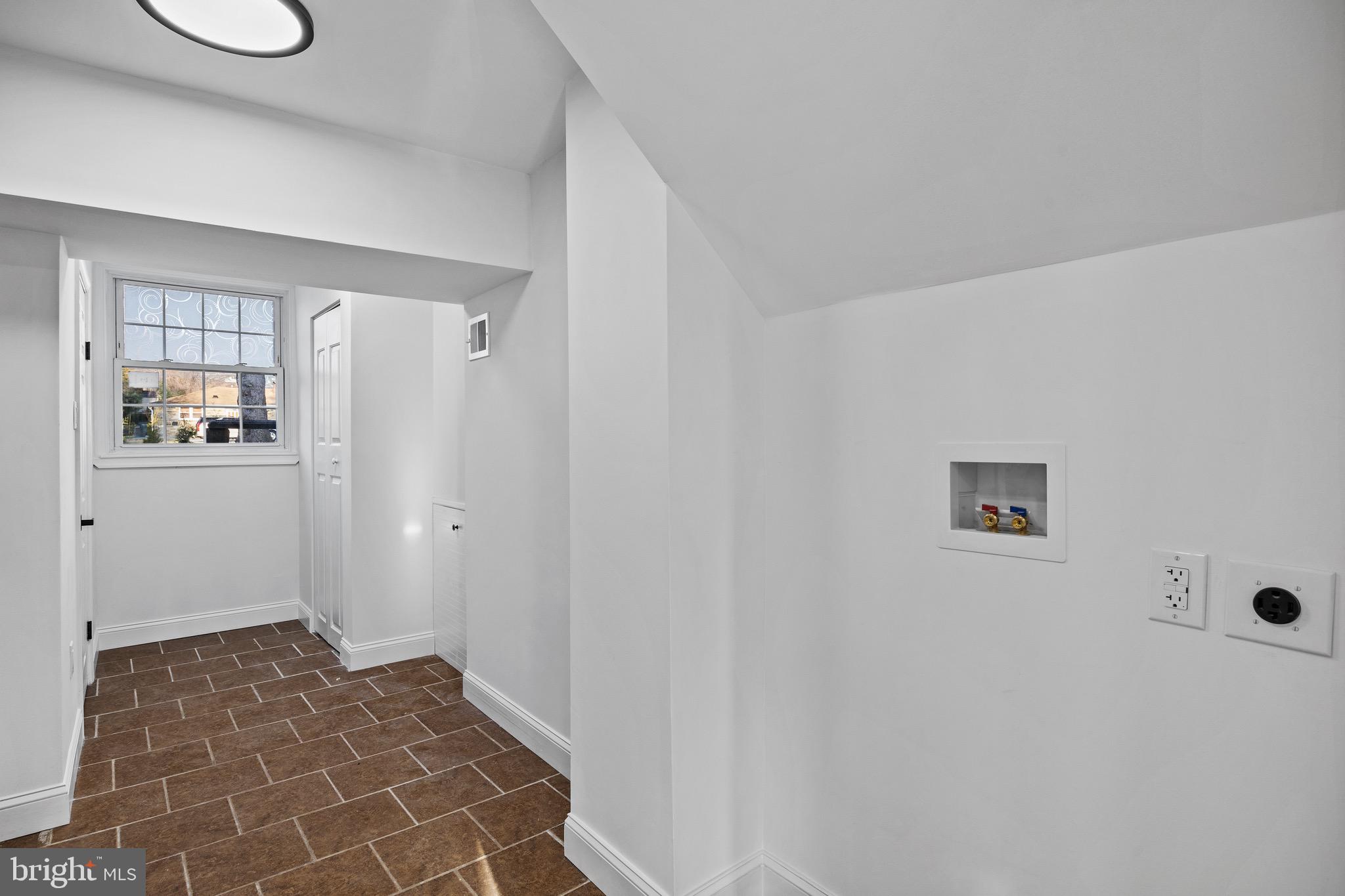 HUNTINGDON VALLEY - Residential