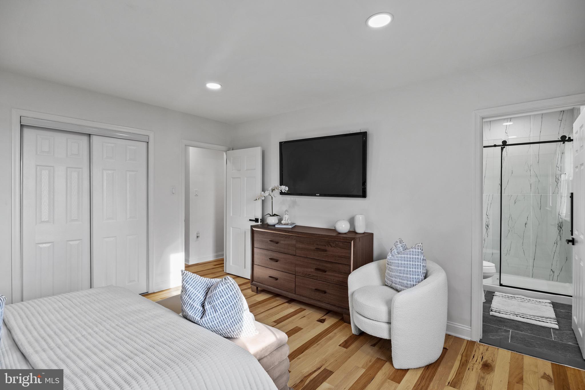 HUNTINGDON VALLEY - Residential