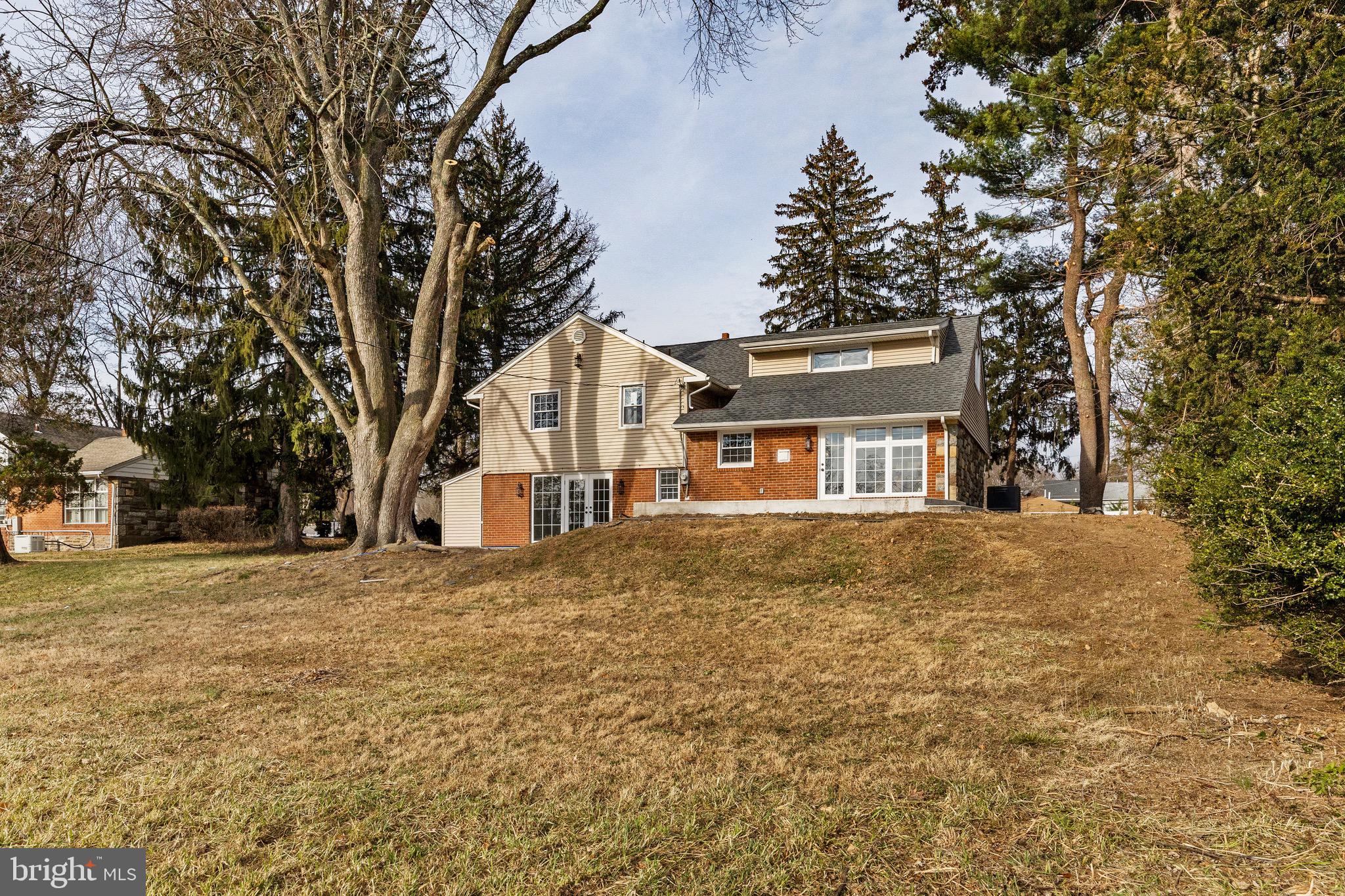 HUNTINGDON VALLEY - Residential