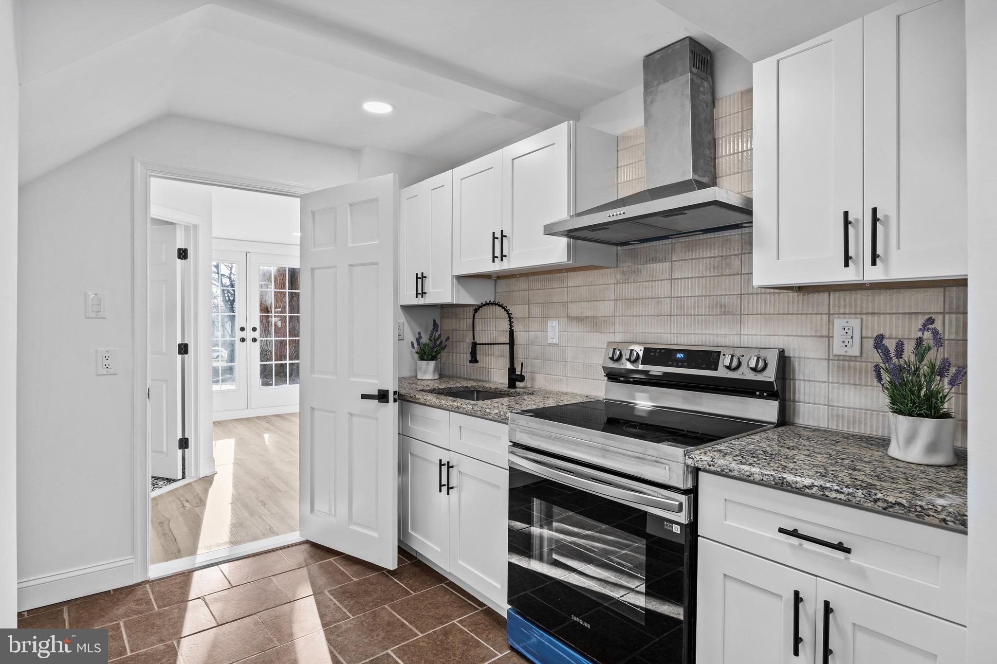 HUNTINGDON VALLEY - Residential