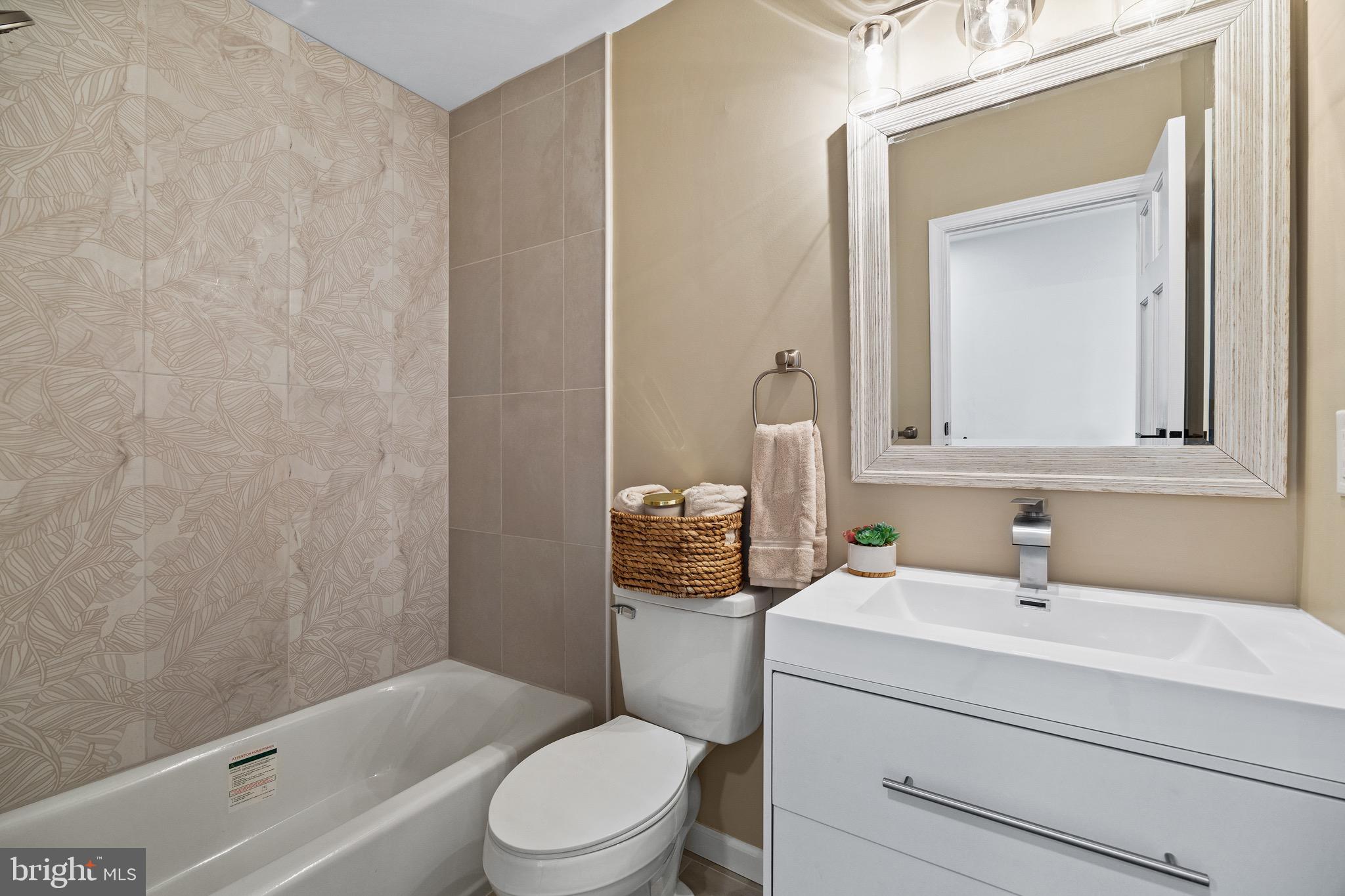 HUNTINGDON VALLEY - Residential