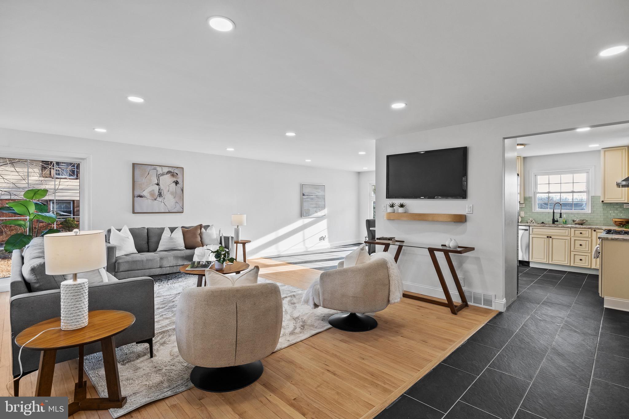 HUNTINGDON VALLEY - Residential