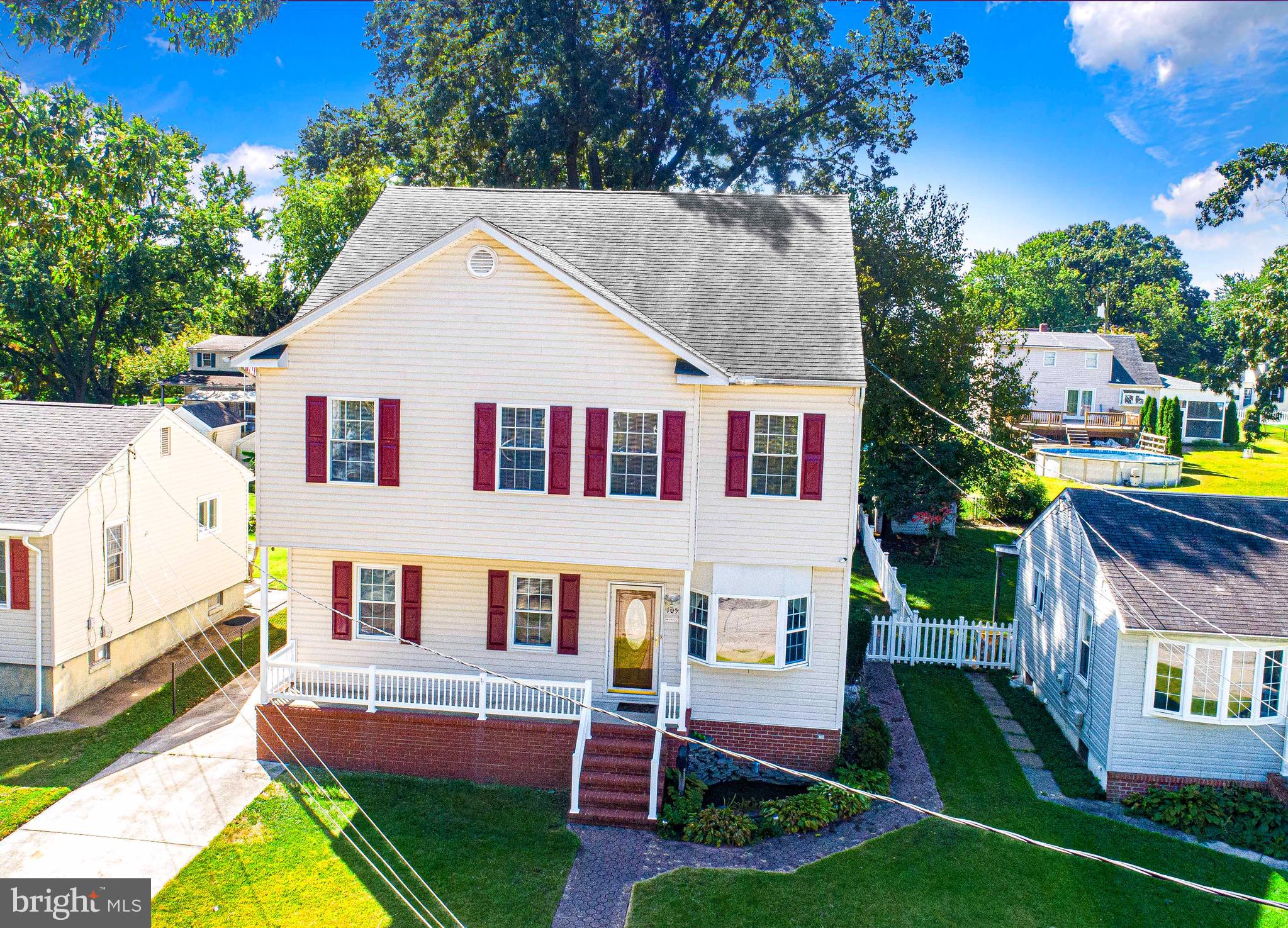 105 1ST AVENUE W