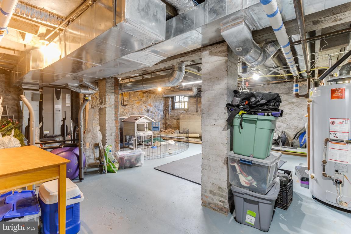 MOUNT WASHINGTON - Residential