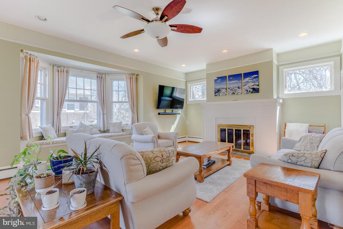 MOUNT WASHINGTON - Residential