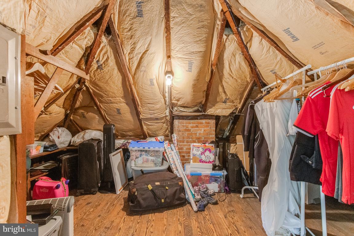 MOUNT WASHINGTON - Residential