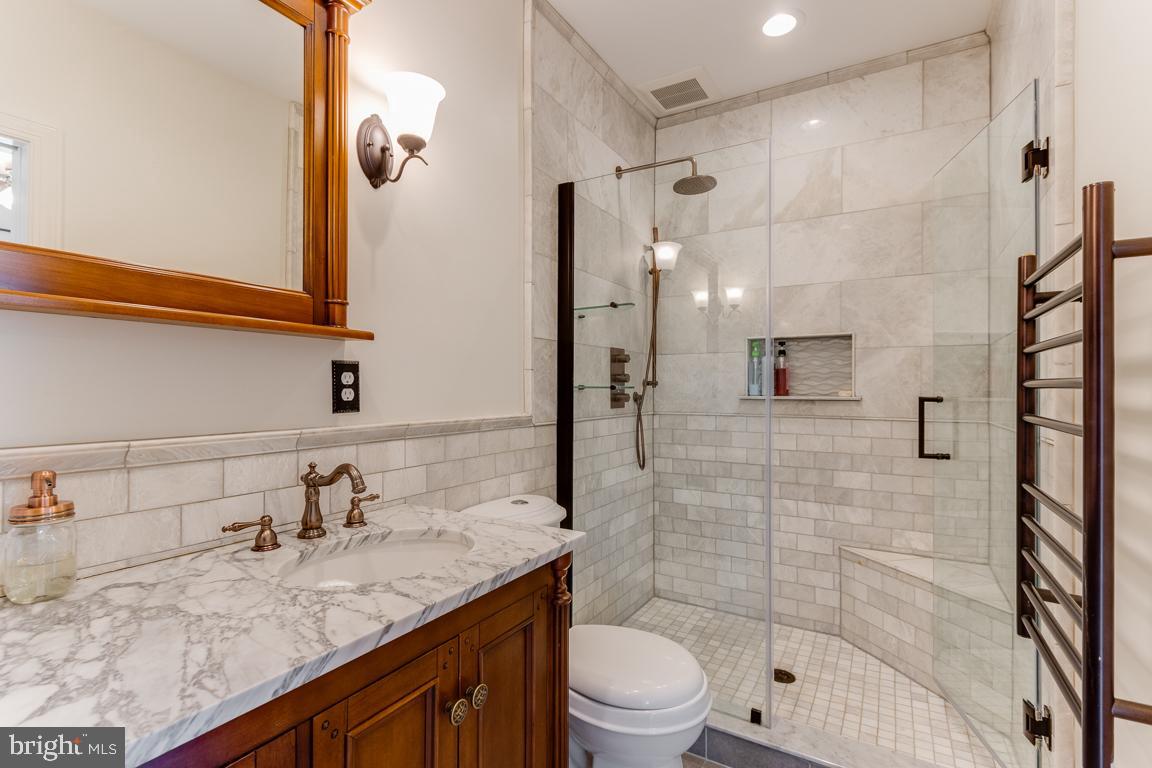 MOUNT WASHINGTON - Residential