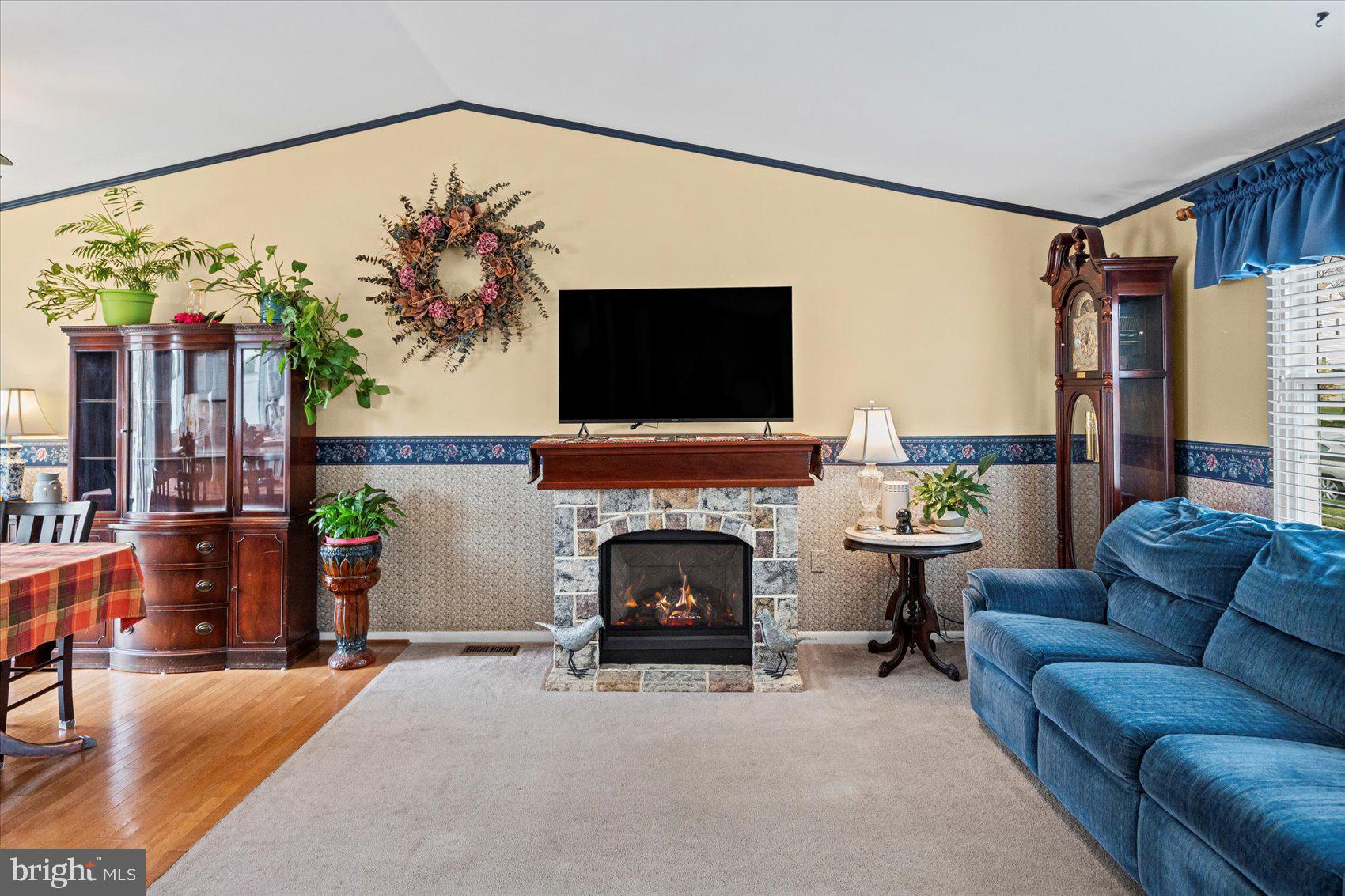 NORTH GATE HALL - Residential