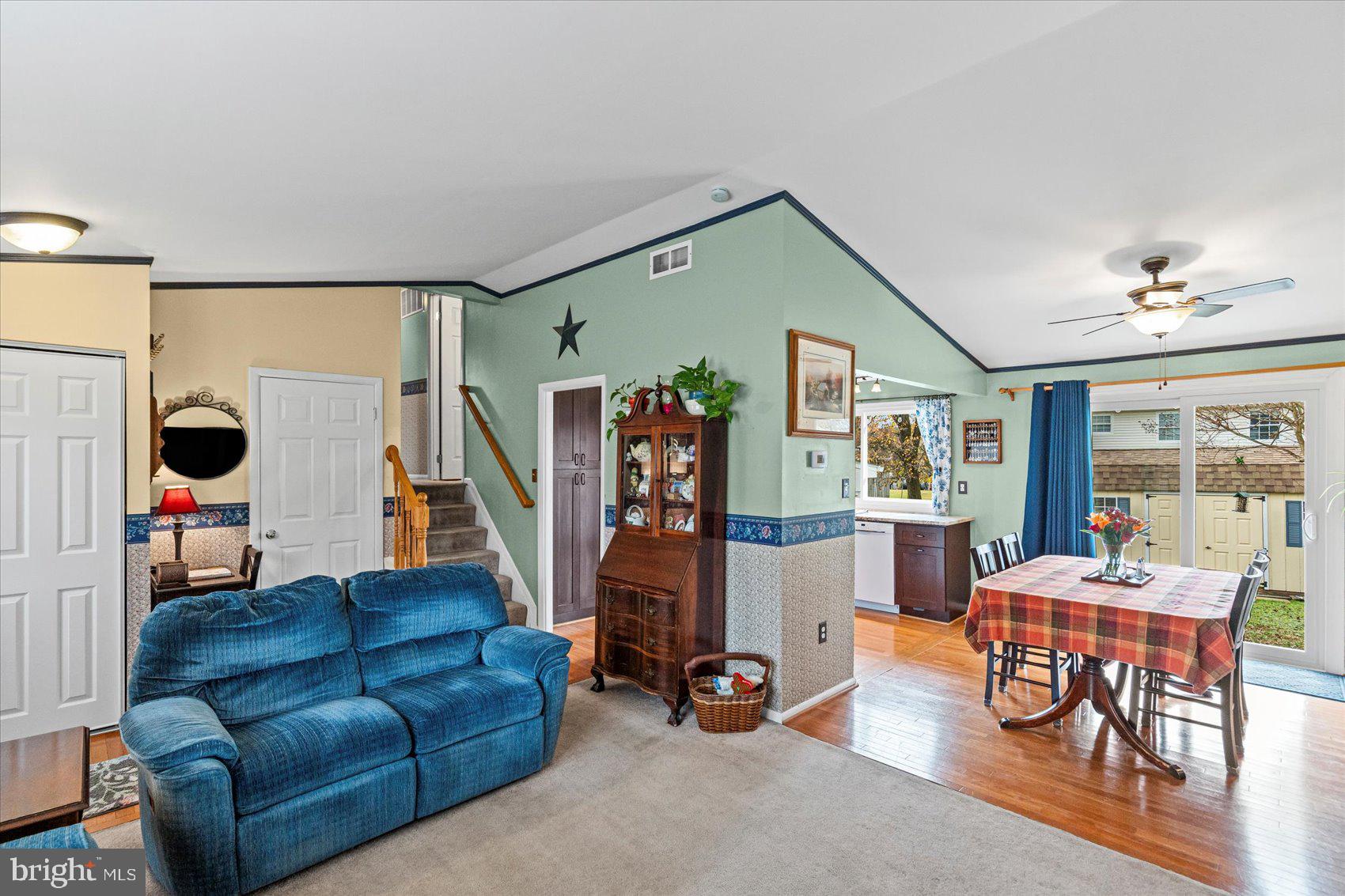 NORTH GATE HALL - Residential