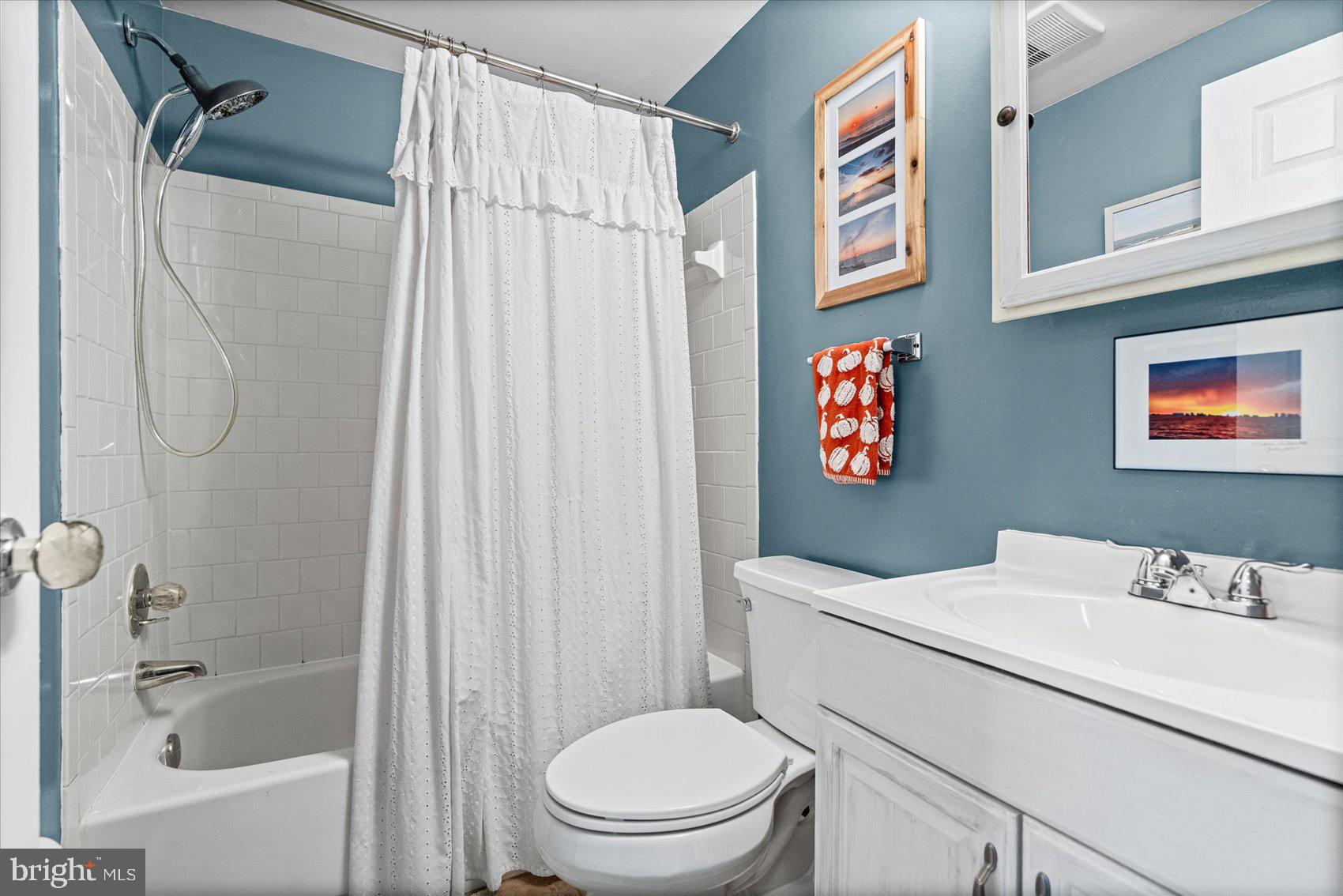 NORTH GATE HALL - Residential